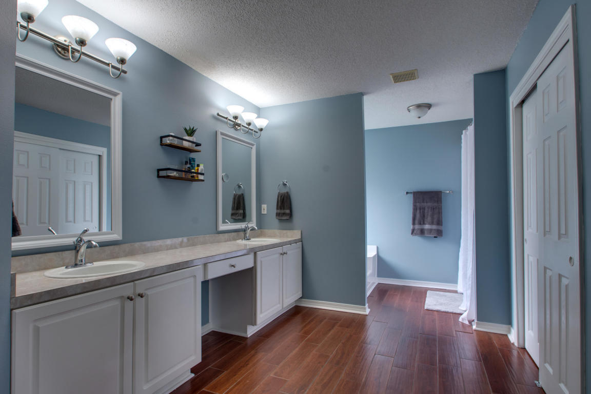 SHADOW OAK S/D - Residential Lease