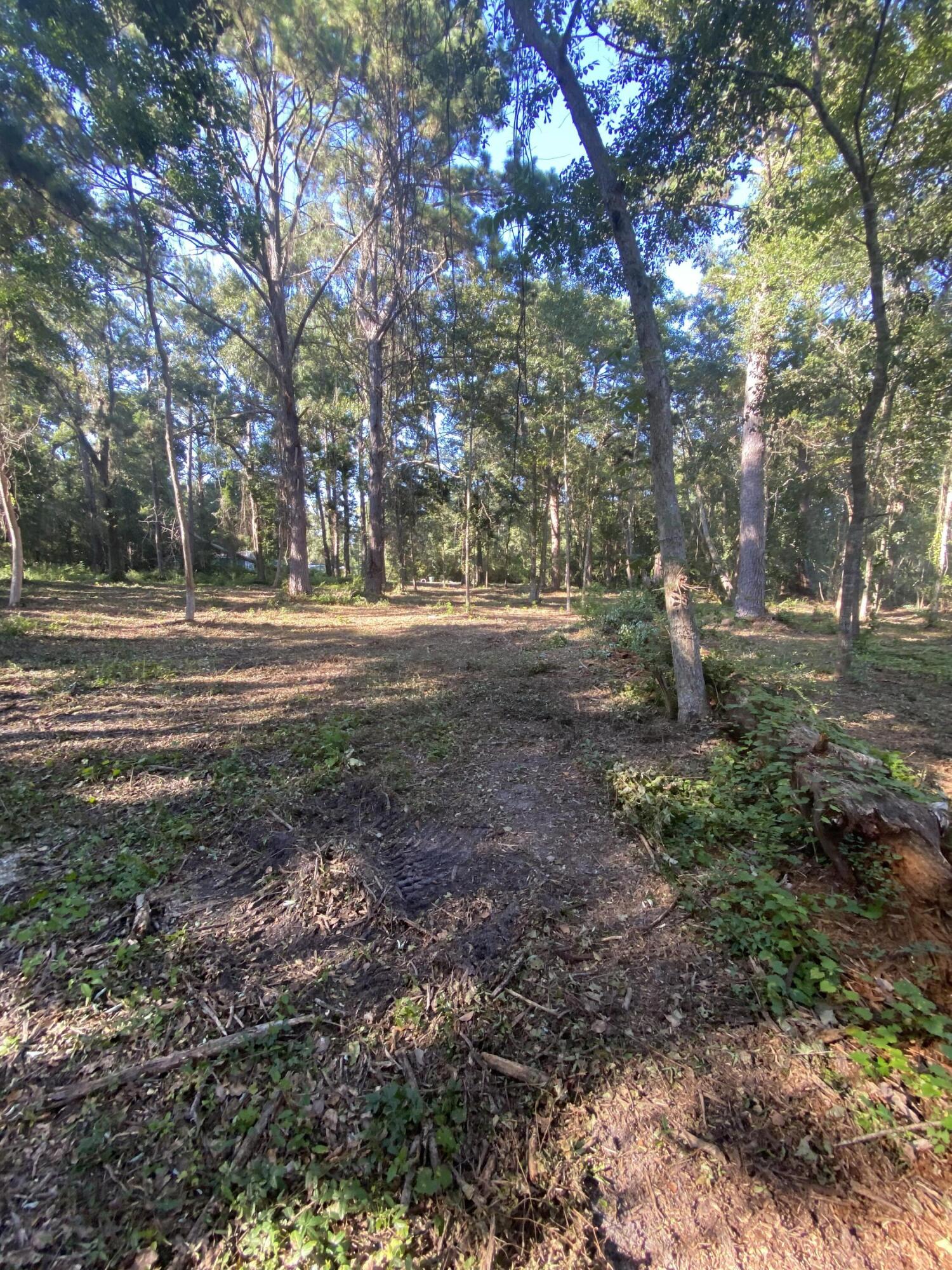 NO RECORDED SUBDIVISION - Land