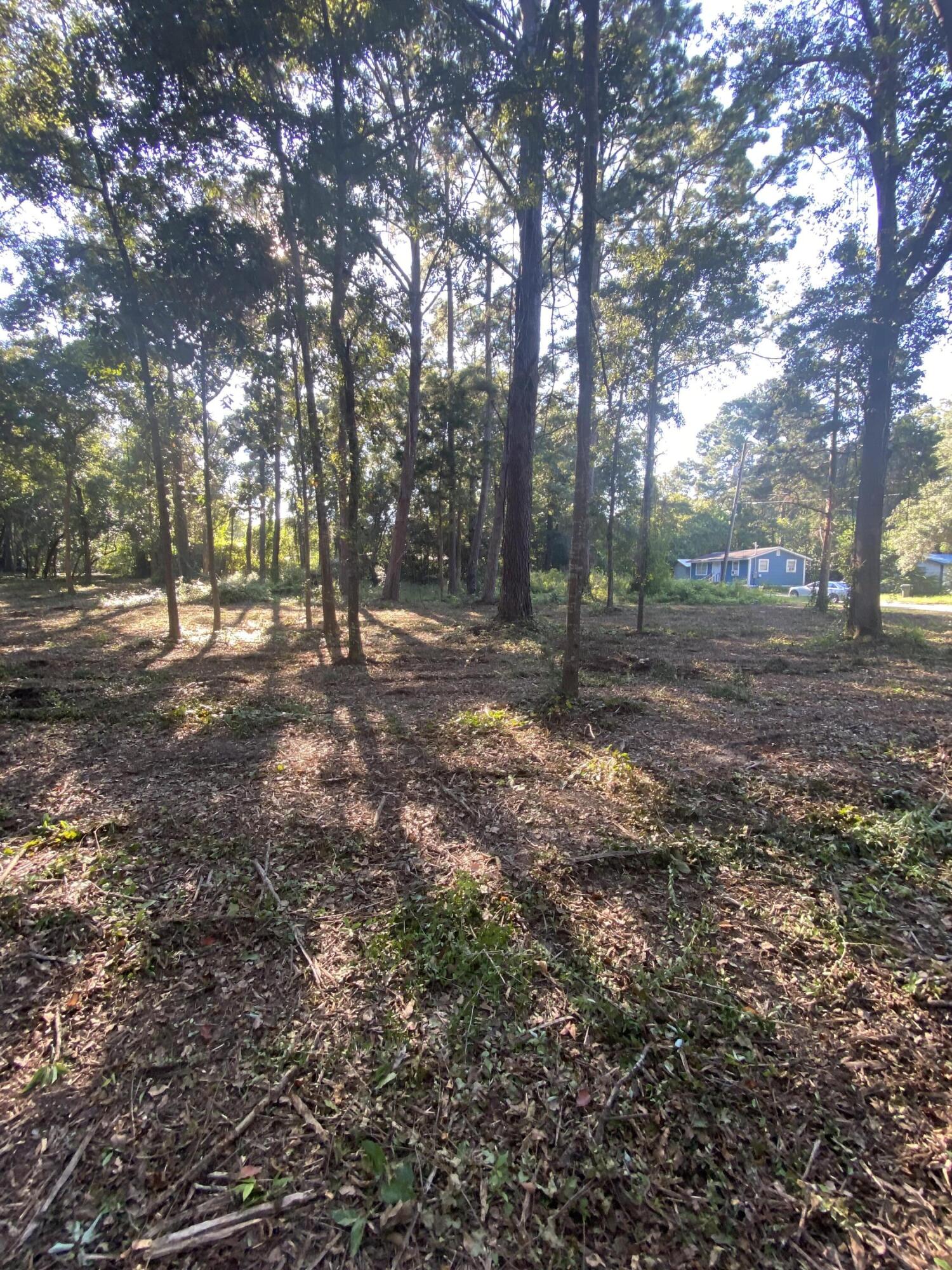 NO RECORDED SUBDIVISION - Land