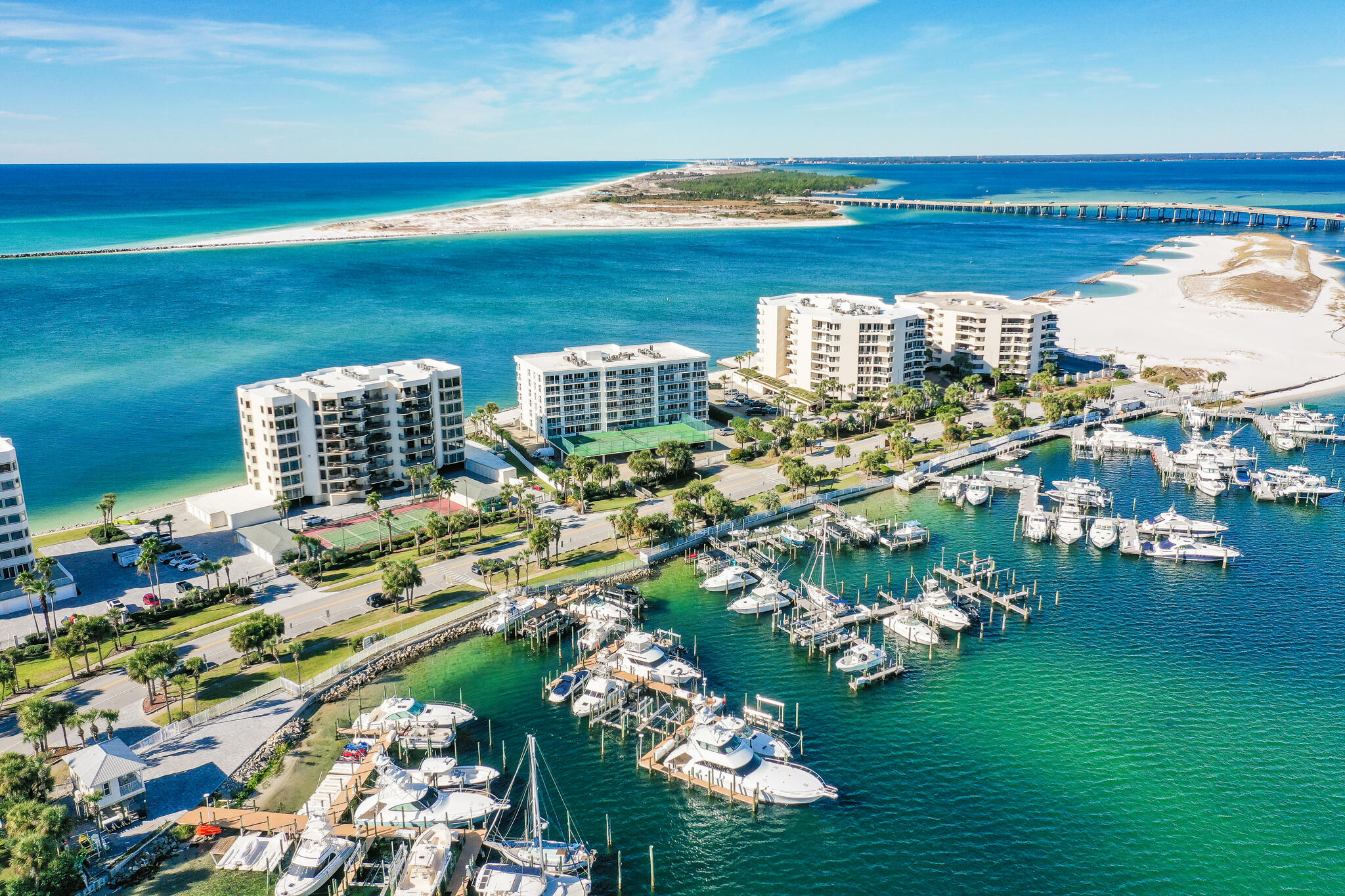 WATERVIEW TOWERS YACHT CLUB - Residential