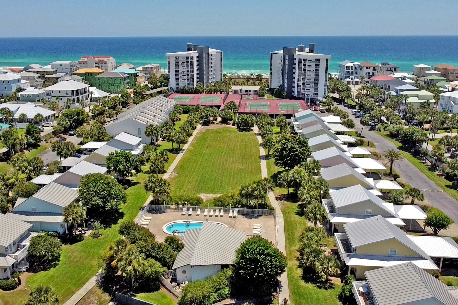 MAINSAIL CONDO PH 5 - Residential