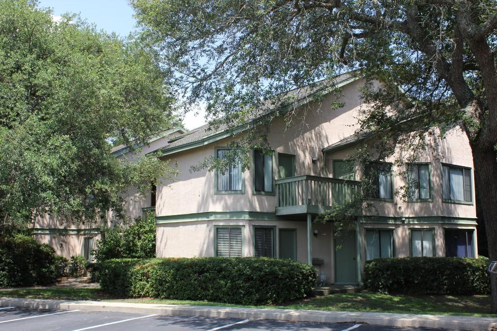 GARDEN OAKS CONDO - Residential Lease