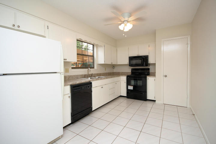 PORTOFINO T/H - Residential Lease