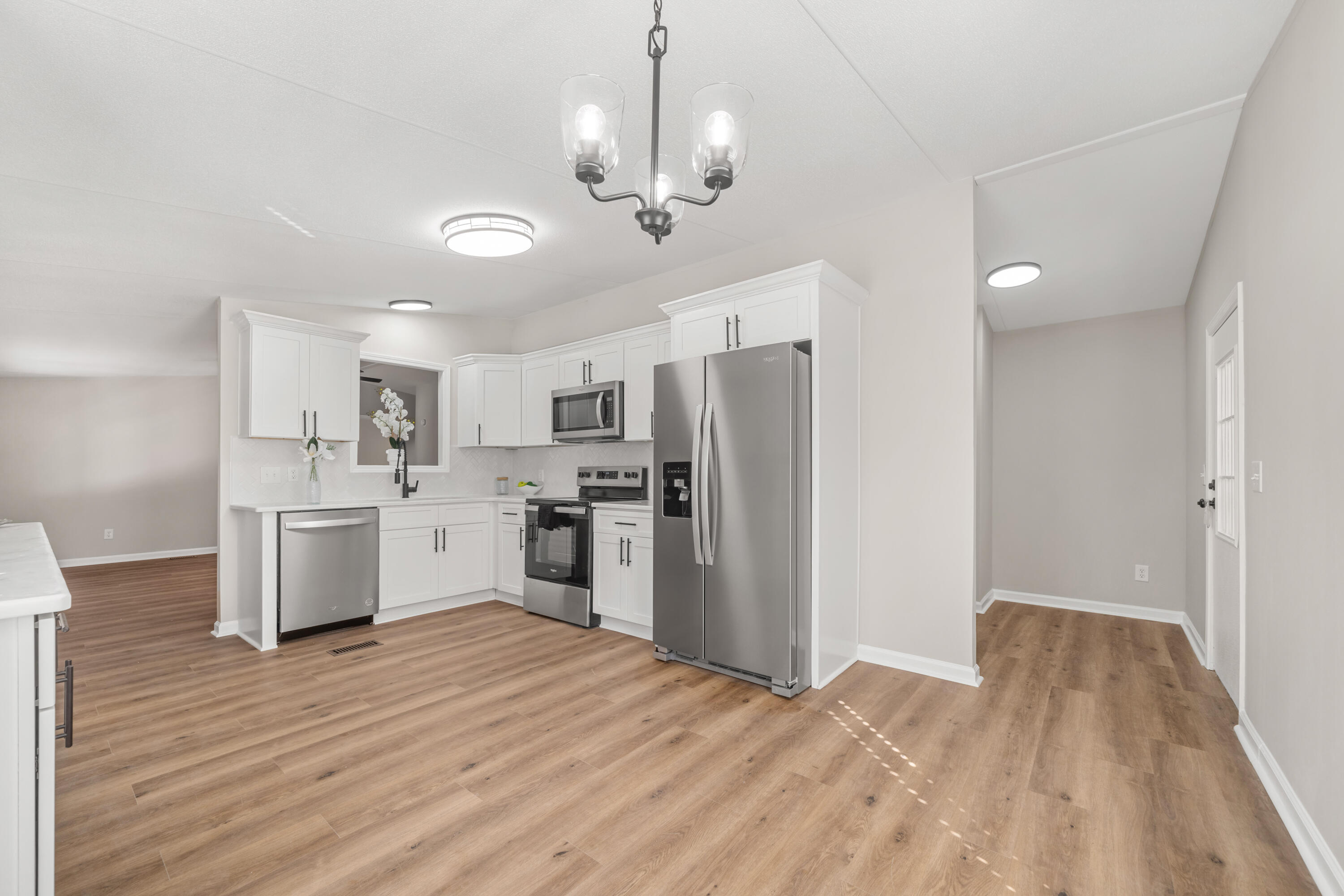 LEISURE LAKES - Residential