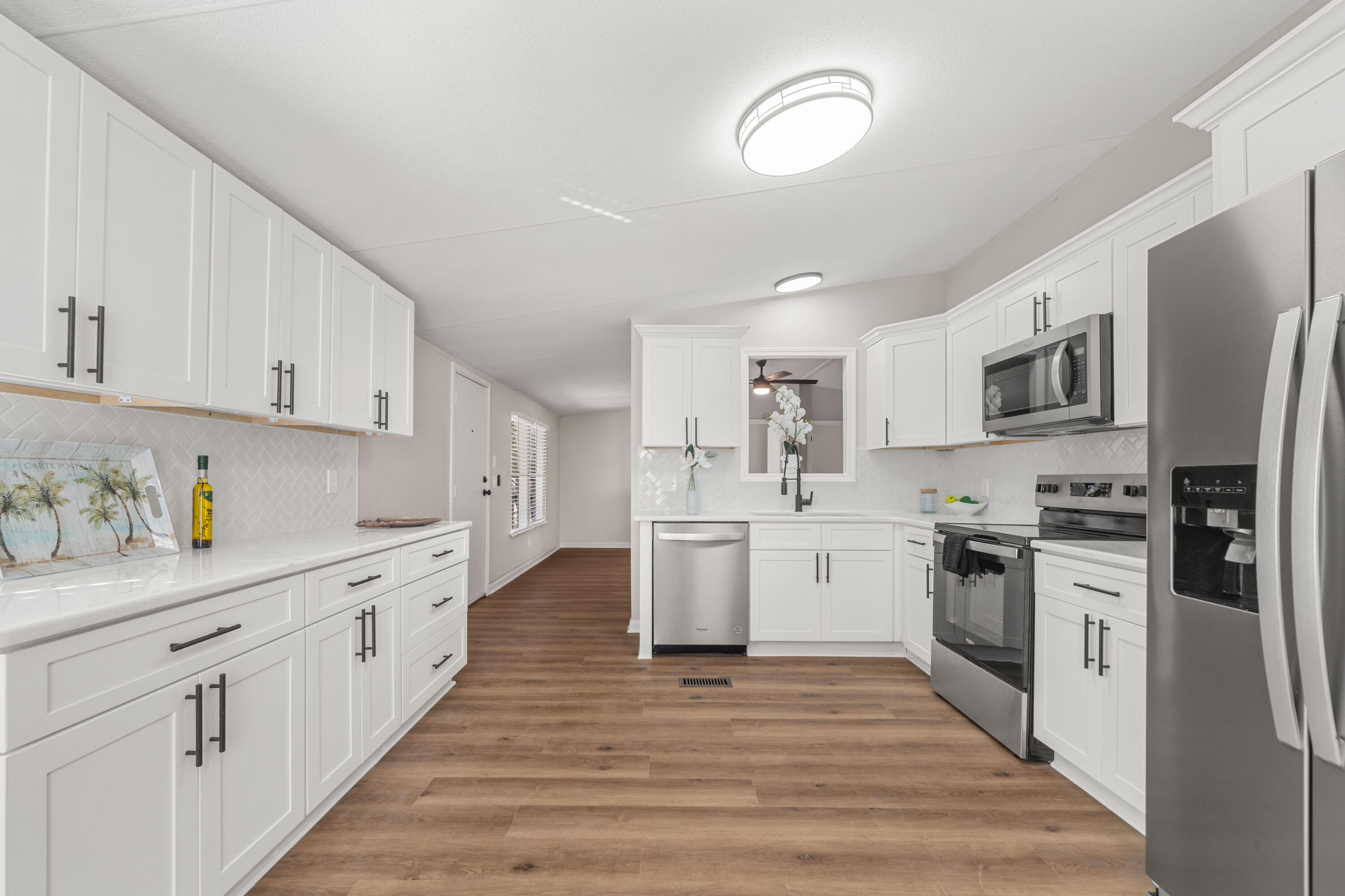 LEISURE LAKES - Residential