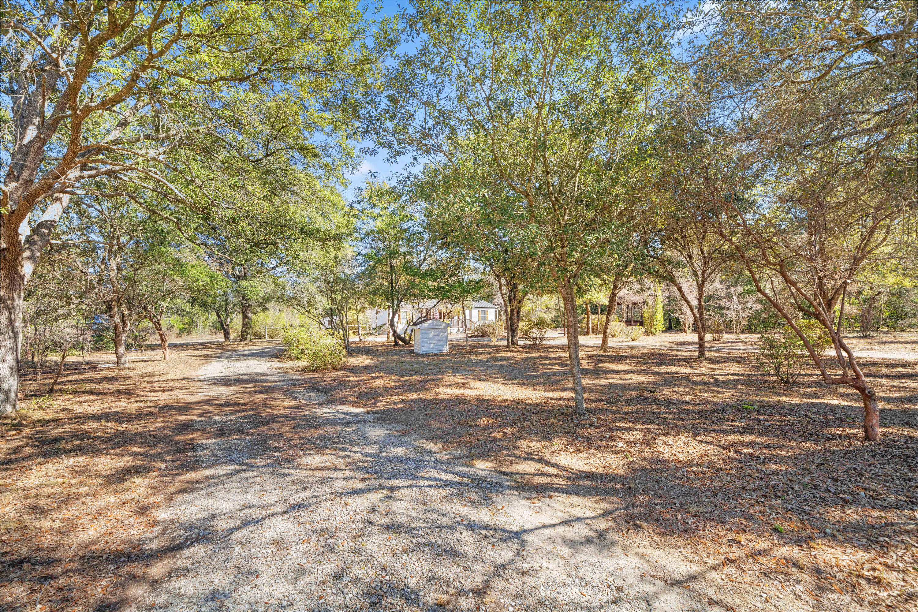 LEISURE LAKES - Residential