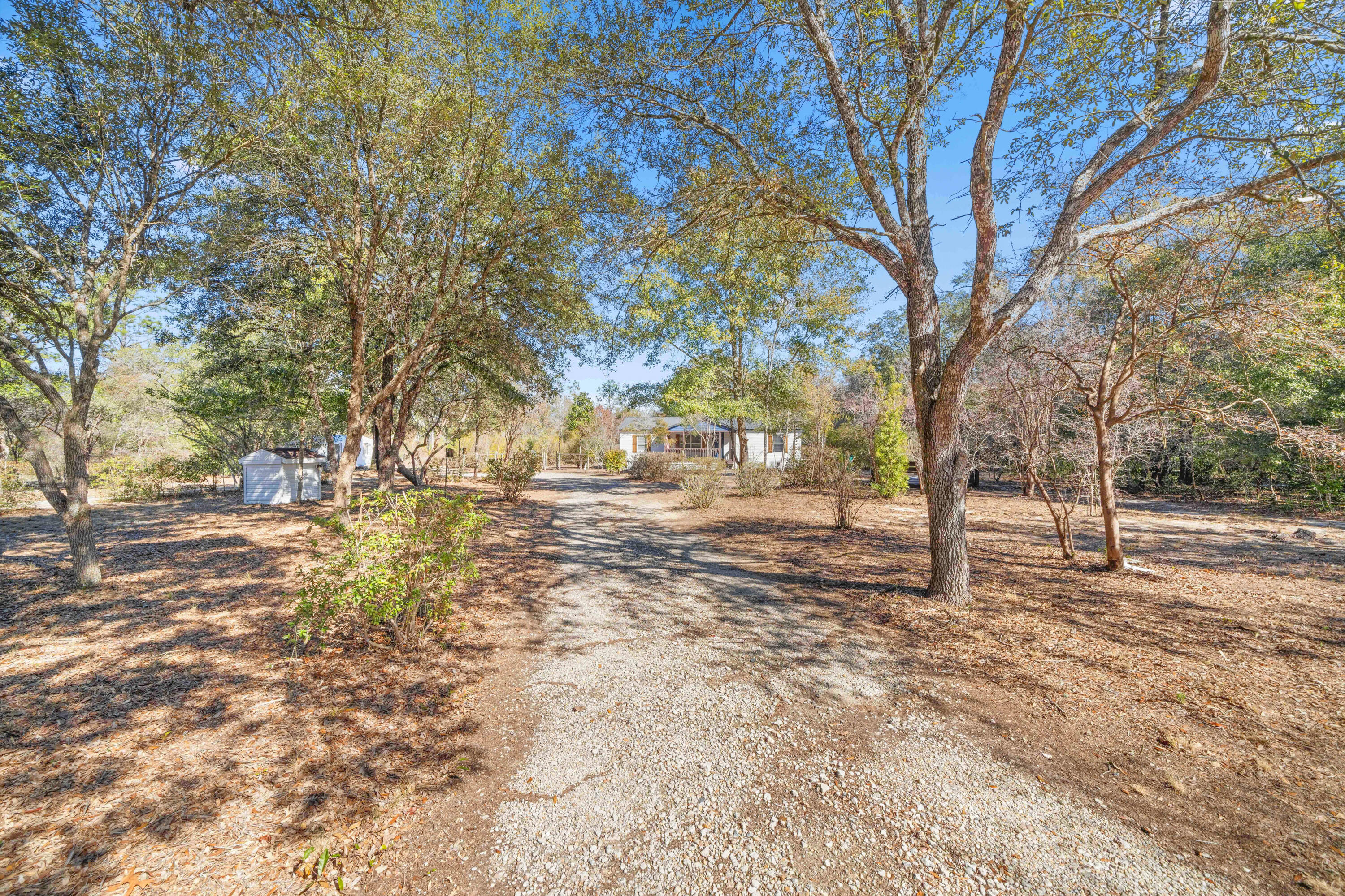 LEISURE LAKES - Residential