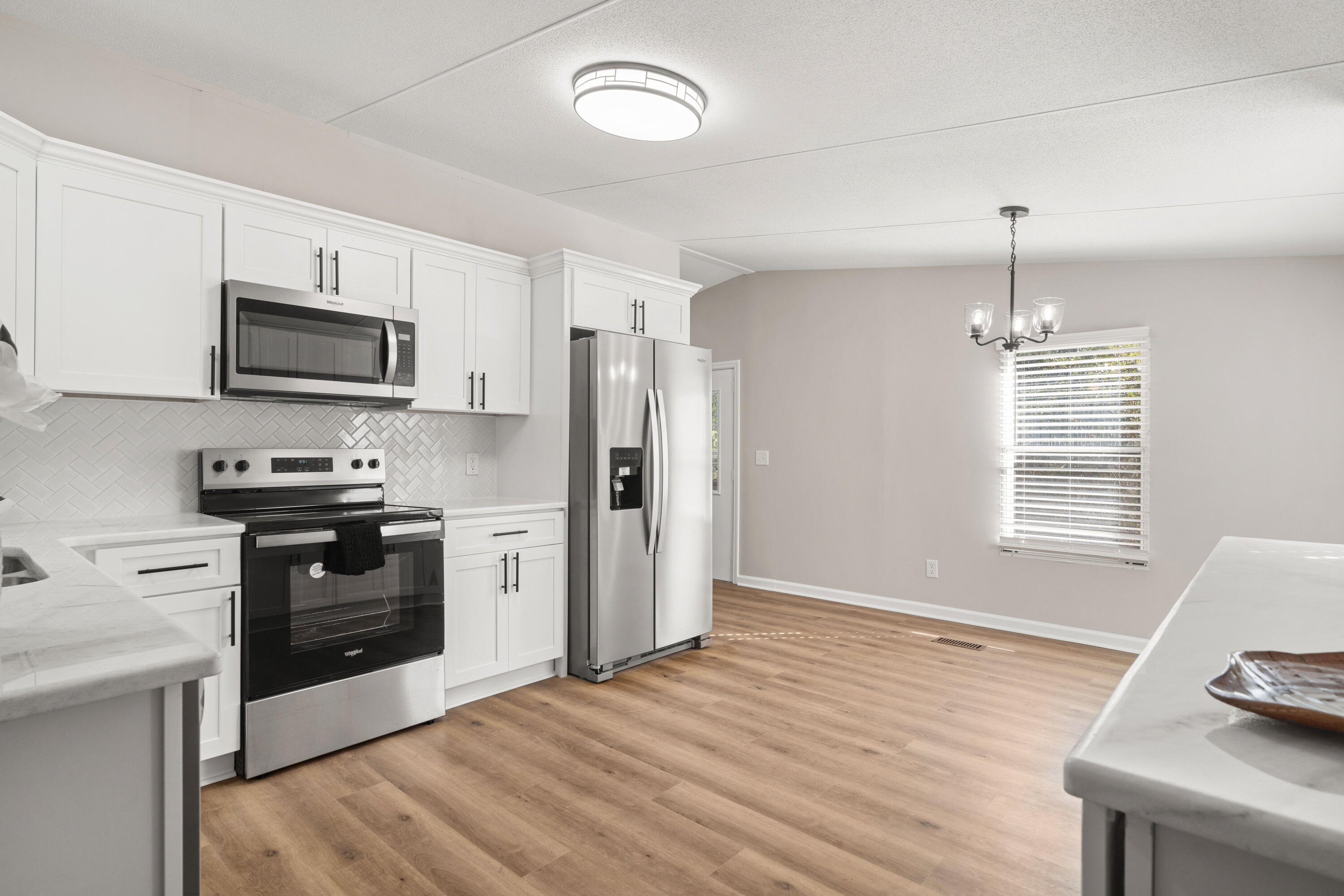 LEISURE LAKES - Residential