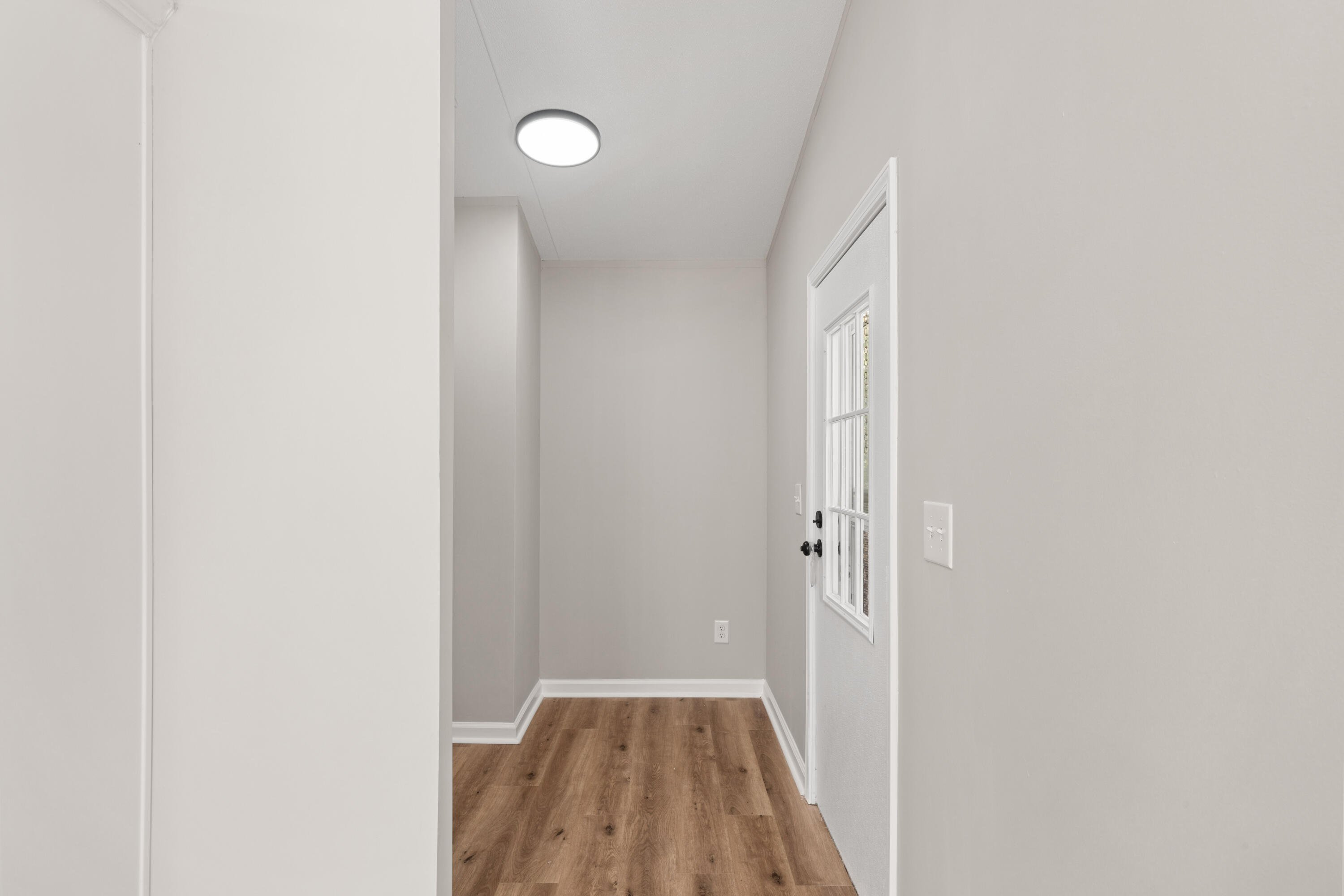 LEISURE LAKES - Residential