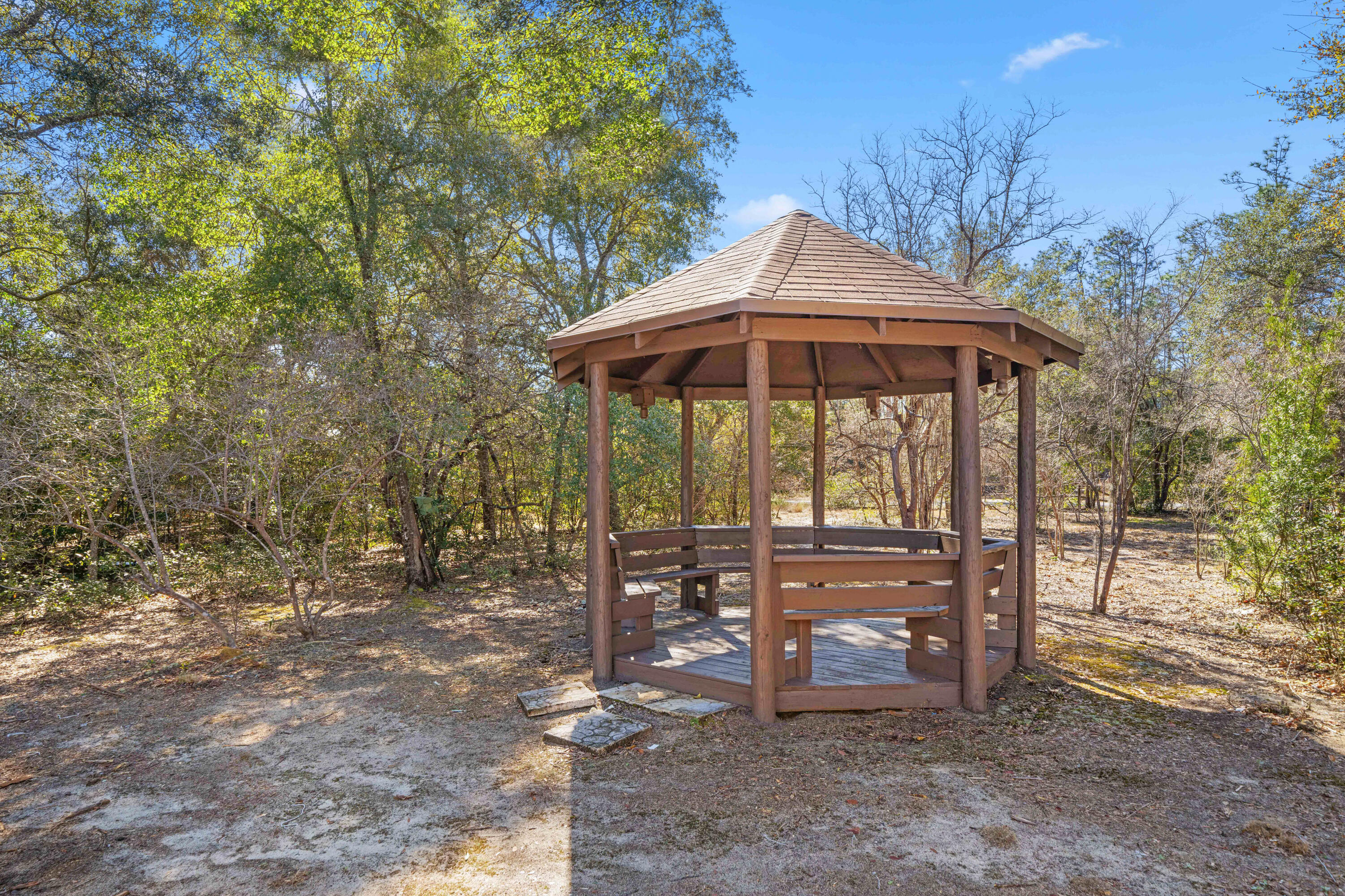 LEISURE LAKES - Residential