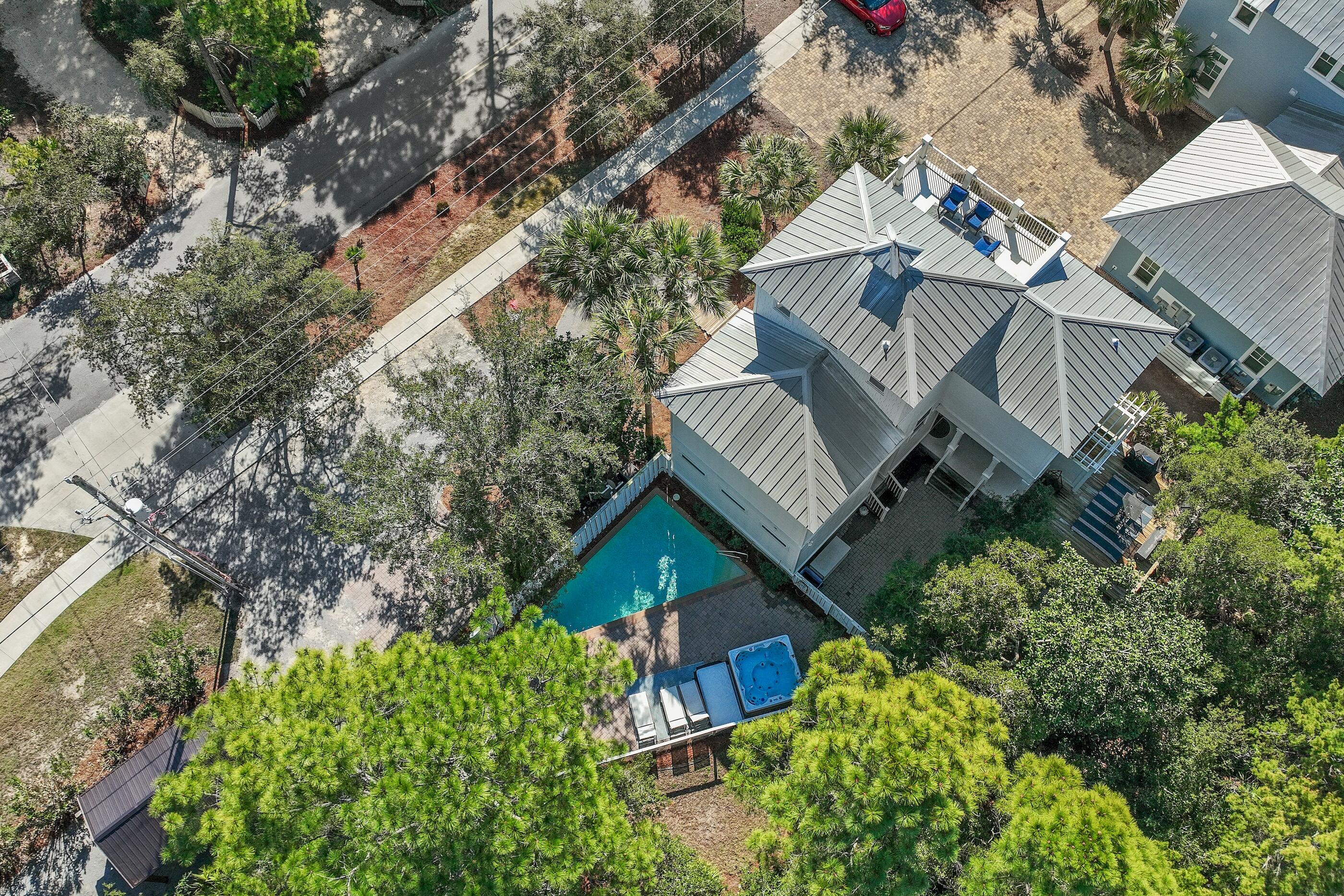 LAKEWOOD ESTATES - Residential