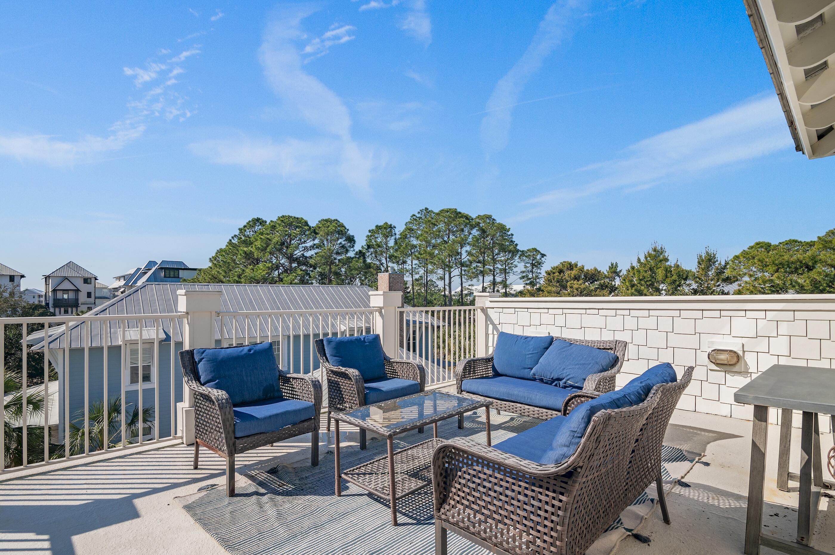 LAKEWOOD ESTATES - Residential