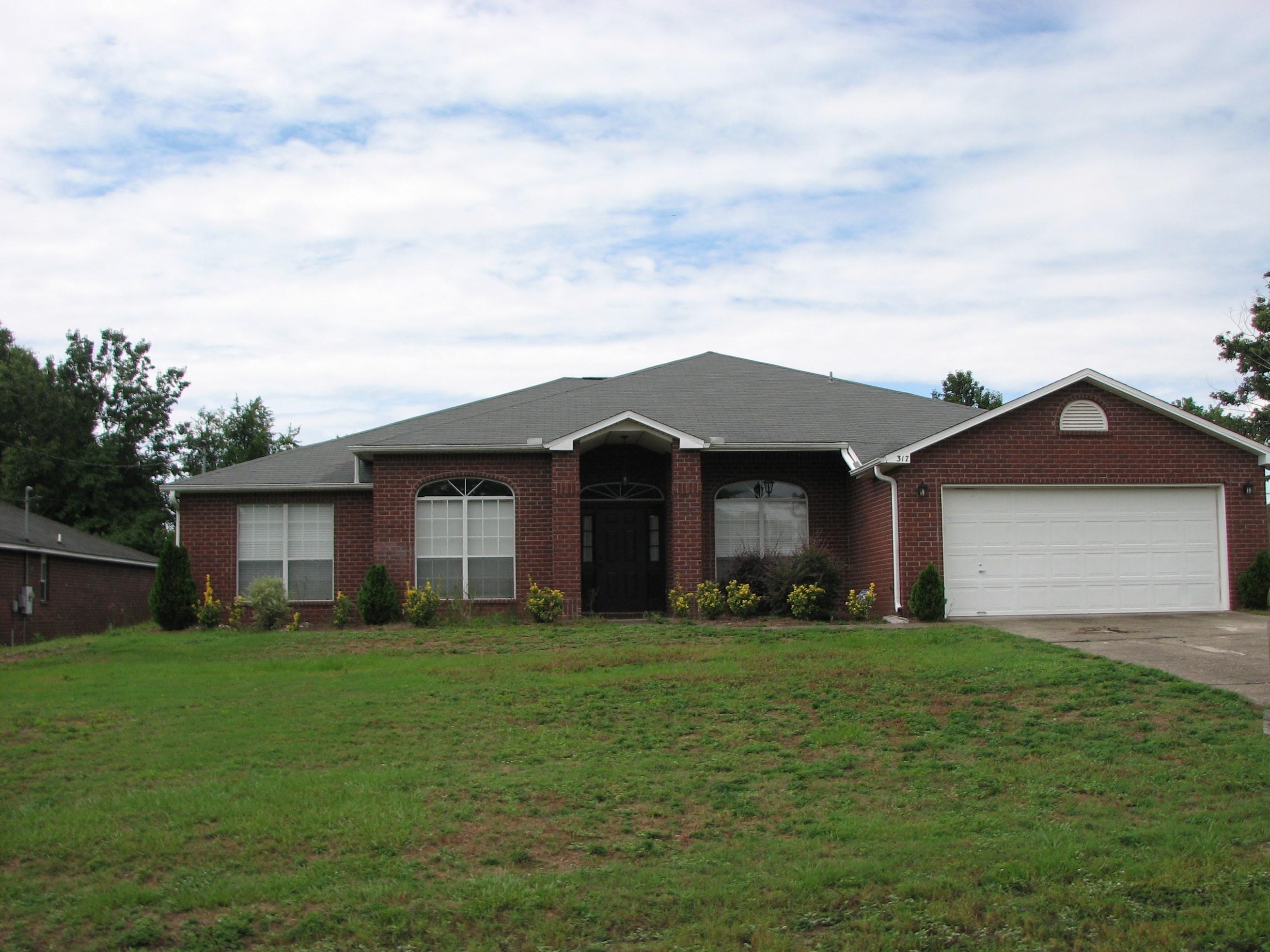 COUNTRYVIEW ESTATES 10TH ADDN - Residential Lease