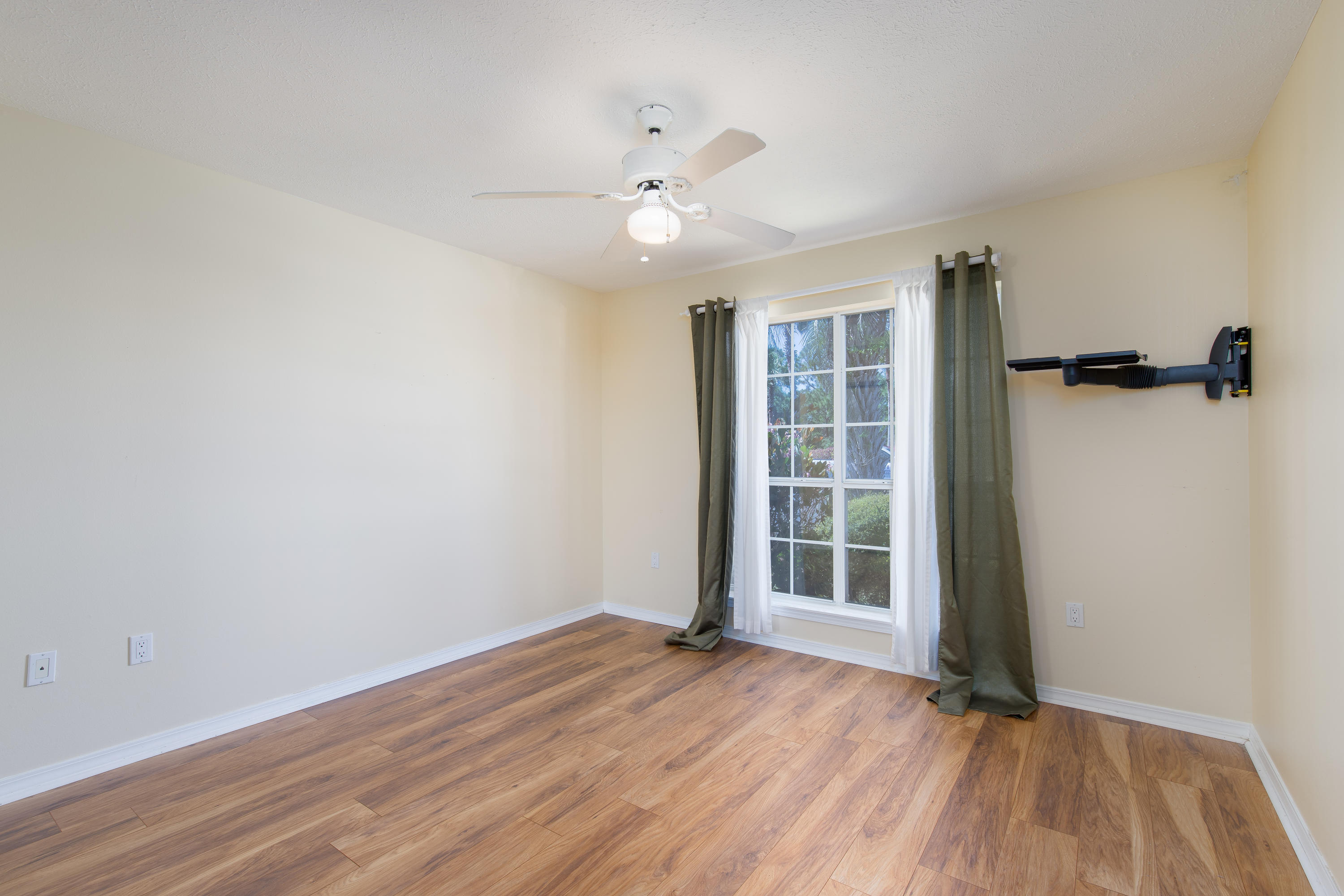 BAYSIDE - Residential