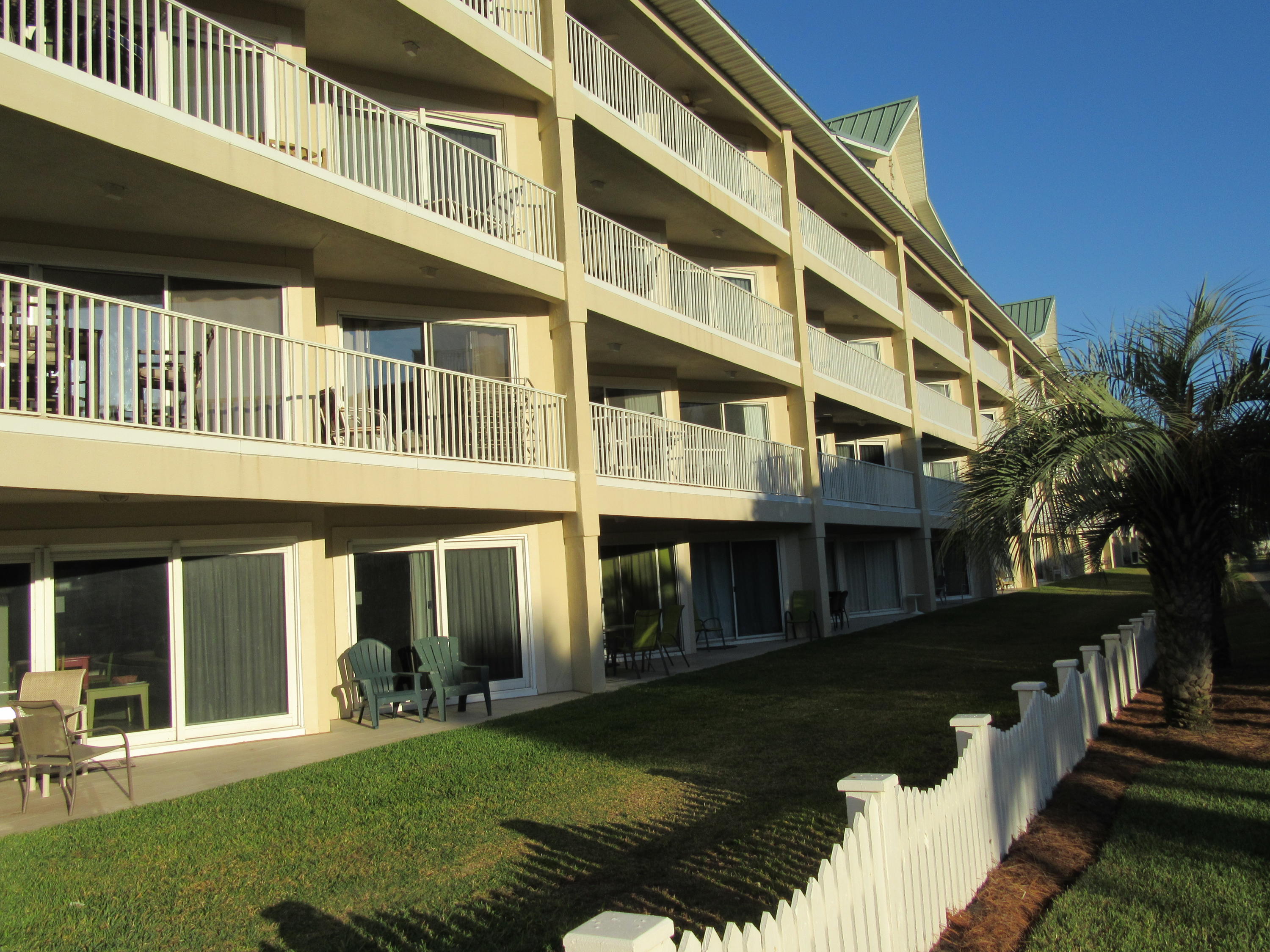 MARAVILLA CONDO 3 - Residential