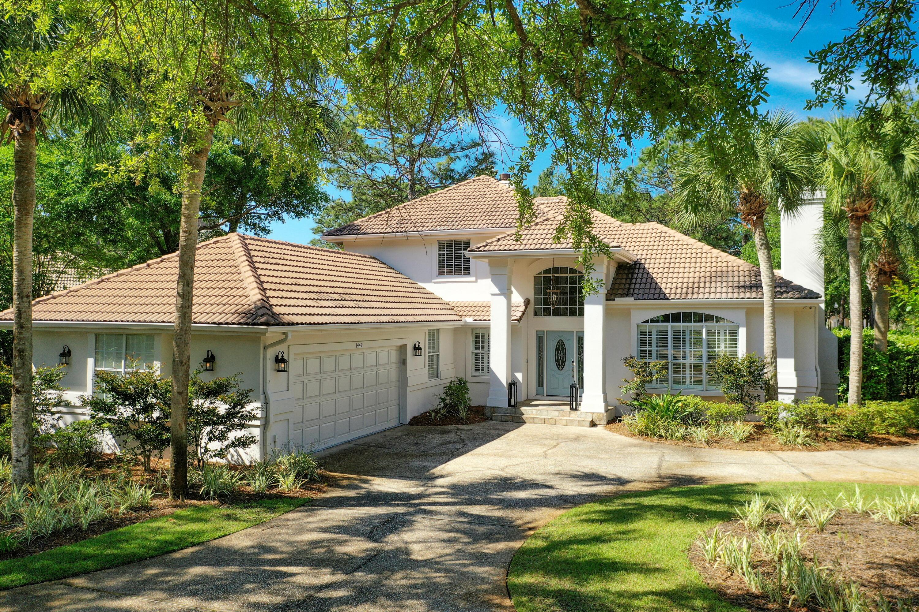 BAYTOWNE AVE EAST - Residential