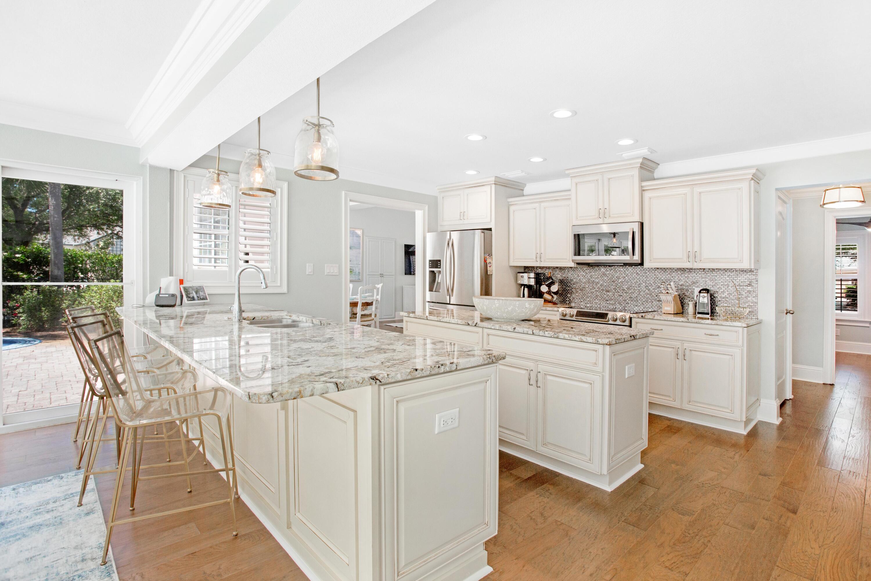 BAYTOWNE AVE EAST - Residential