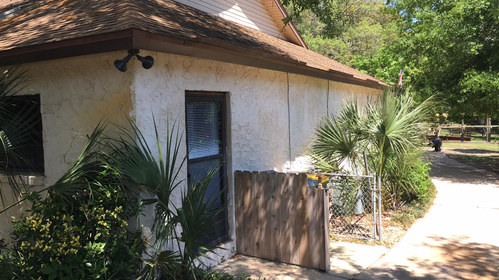 ELLIOTTS POINT 9TH ADDN - Residential Lease