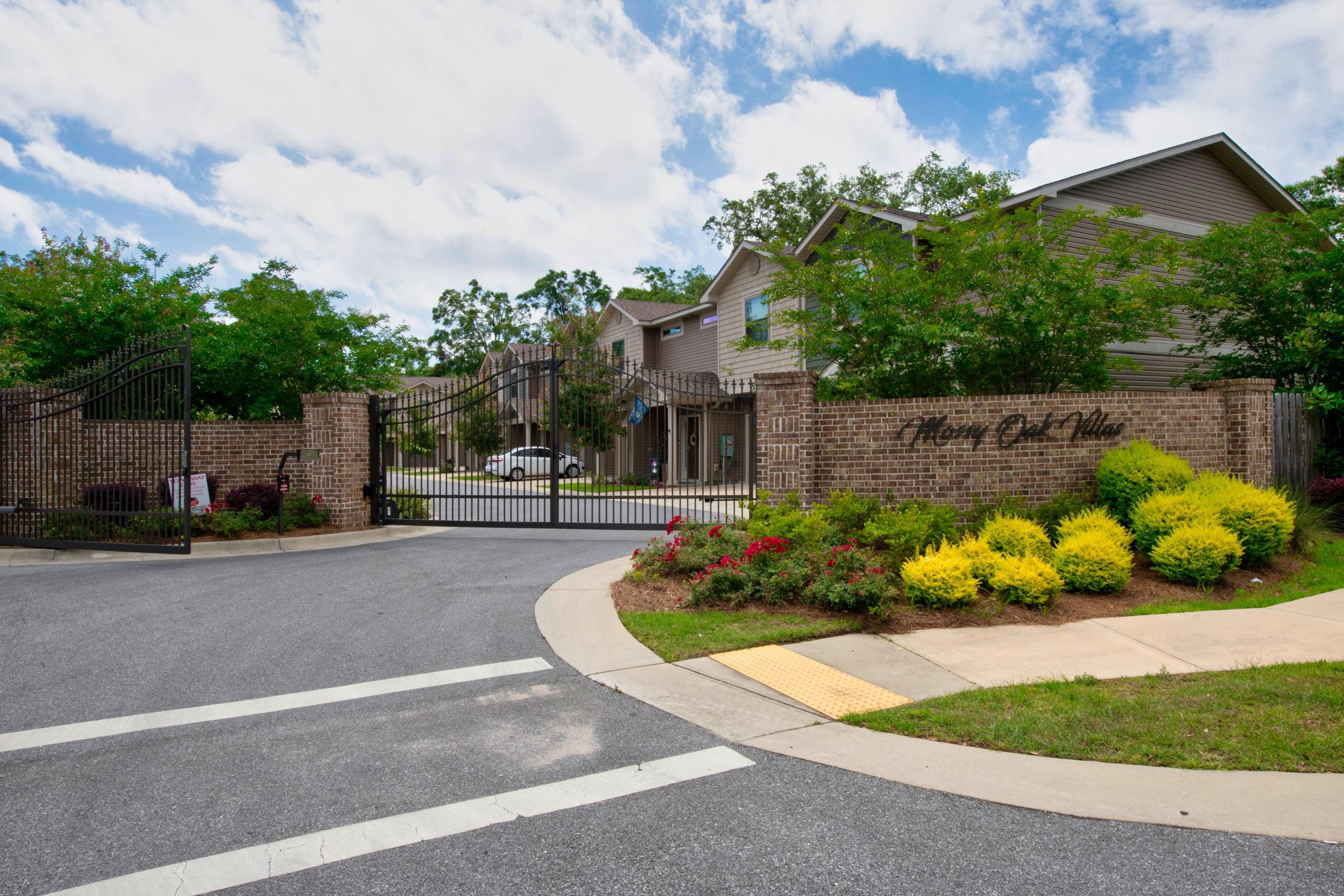 MOSSY OAKS - Residential