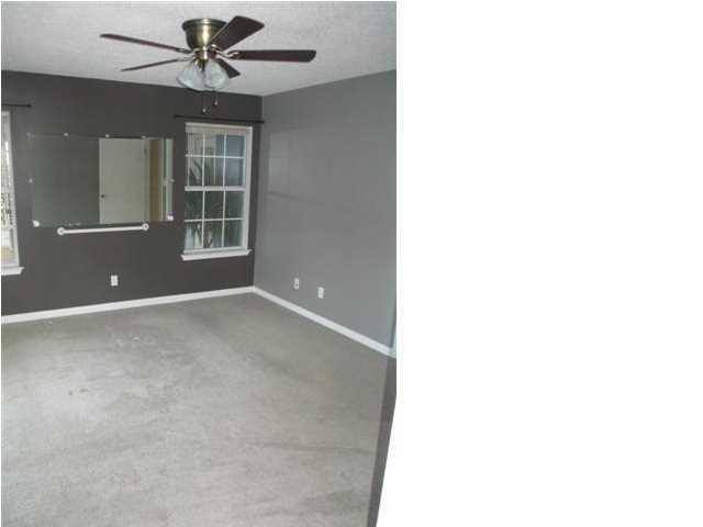 CHATEAU PRES DE LA MER - Residential Lease