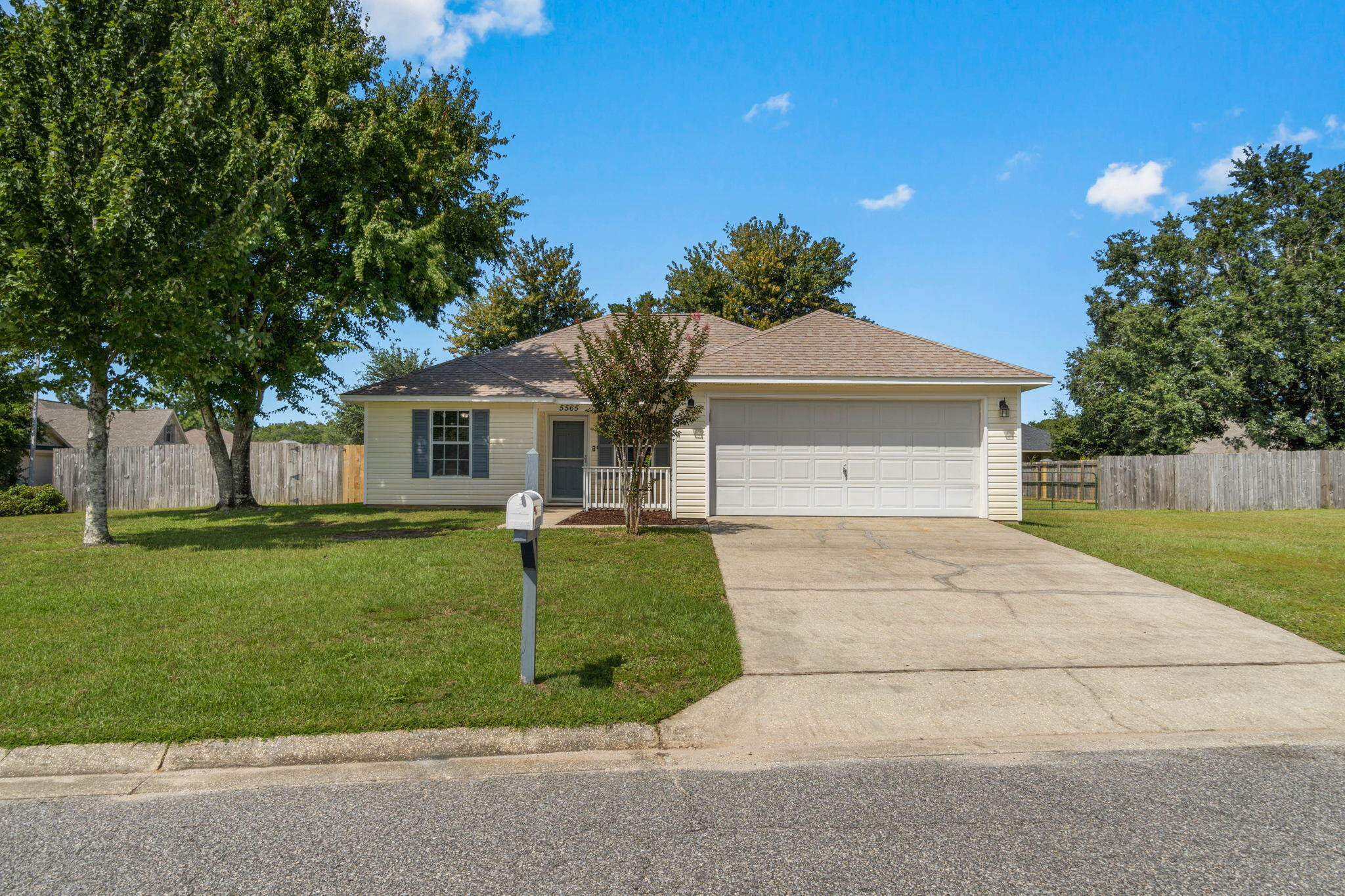 PLANTATION WOODS - Residential