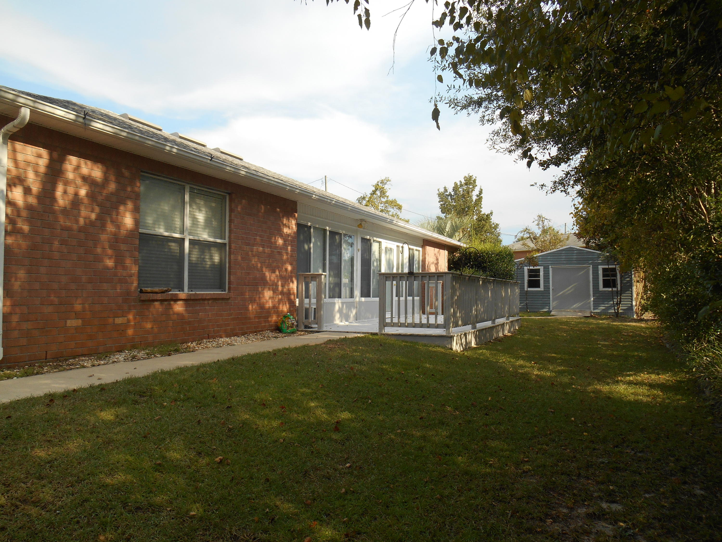 WESTVIEW ESTATES PH 5 - Residential Lease