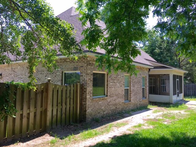 MILL CREEK ESTATES - Residential Lease