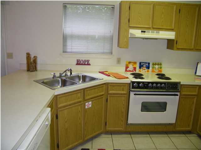 OAK TREE MANOR - Residential Lease