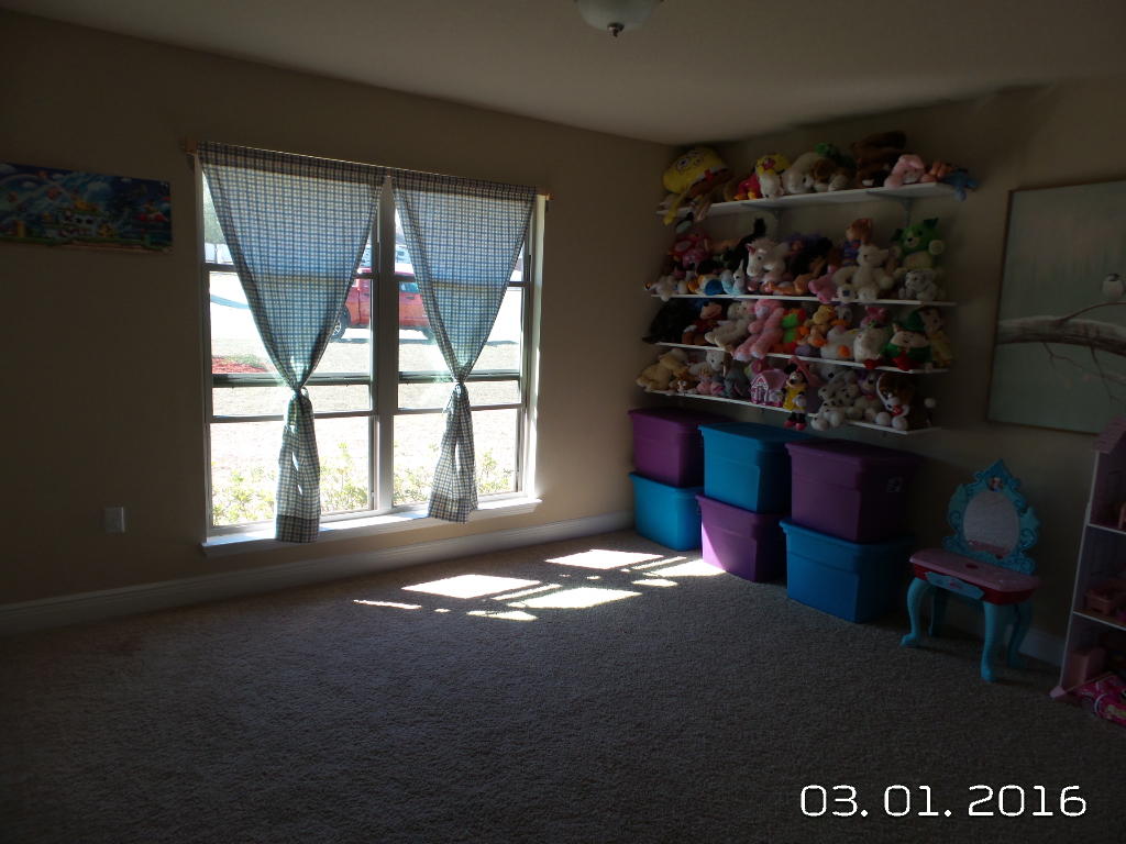 SILVER CREEK ESTATES - Residential Lease