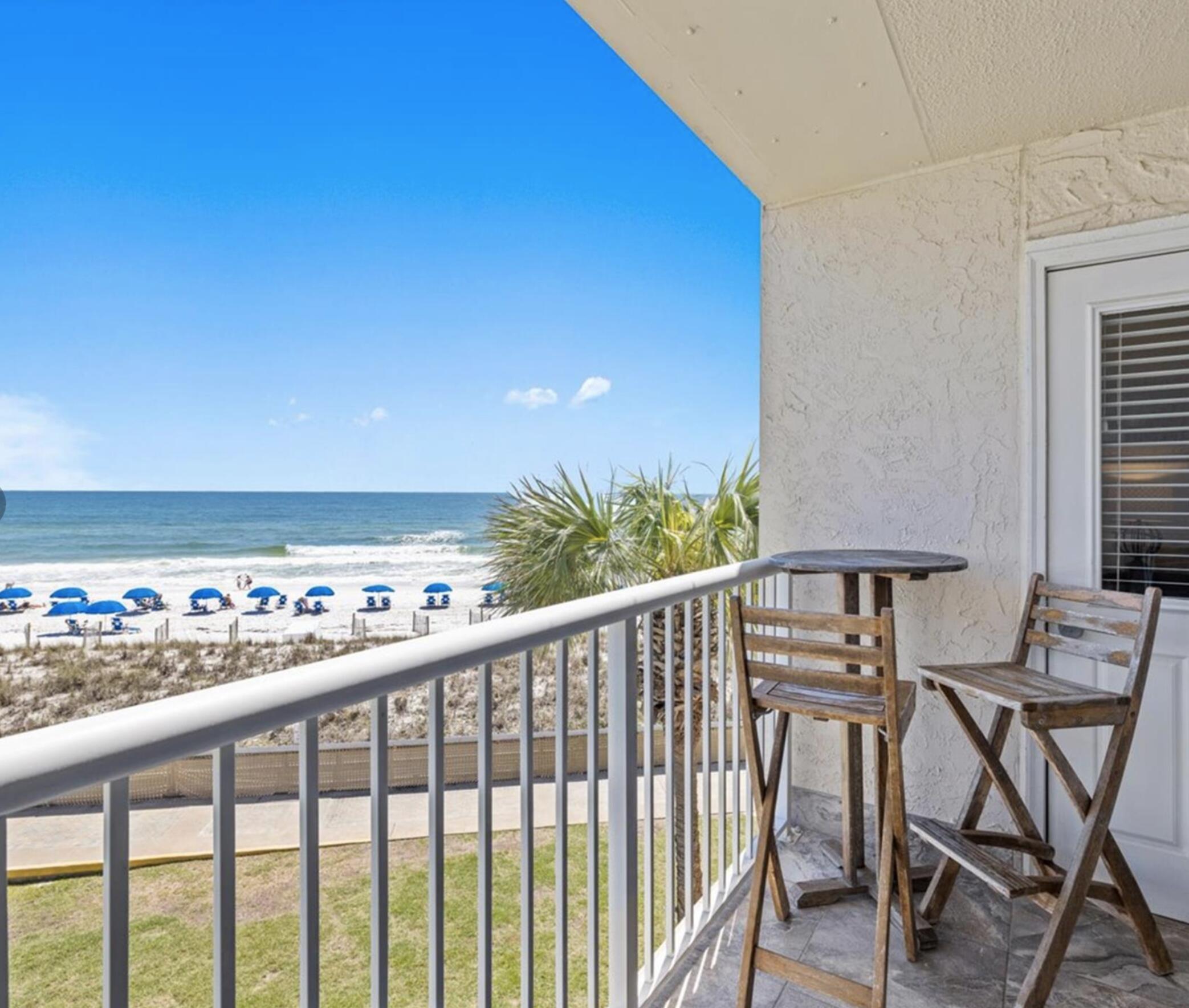 HOLIDAY SURF & RACQUET CLUB - Residential