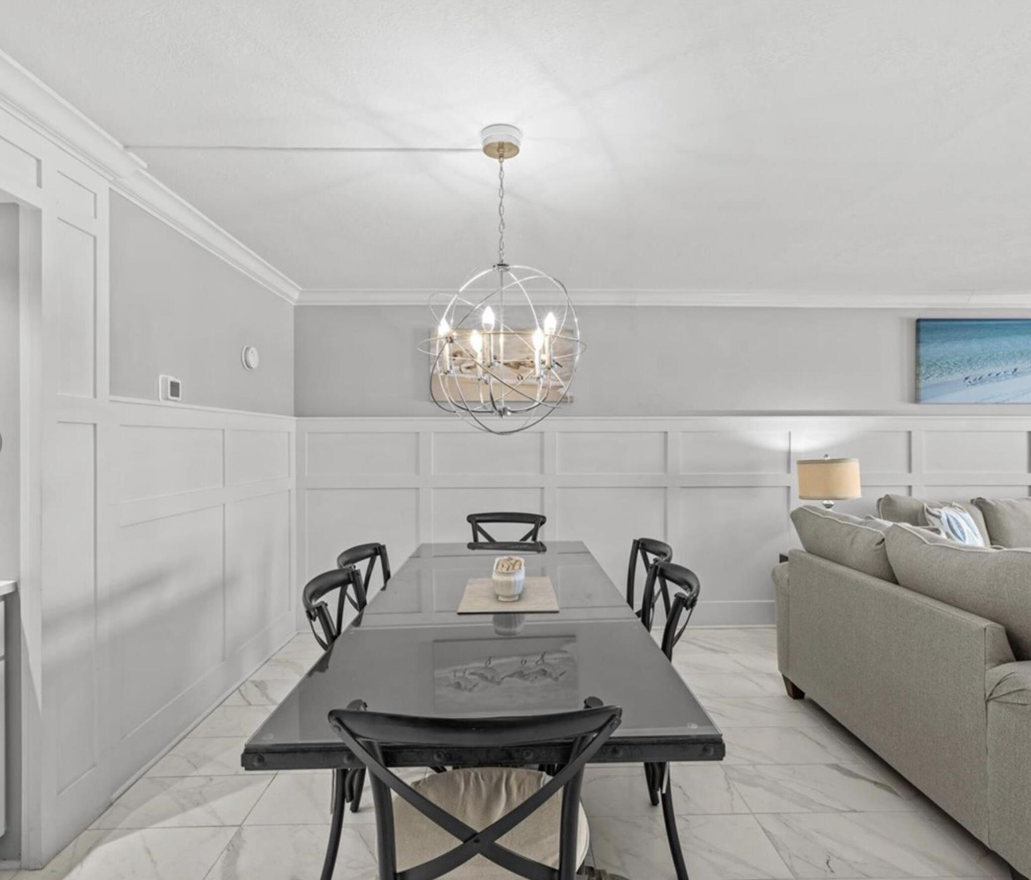 HOLIDAY SURF & RACQUET CLUB - Residential