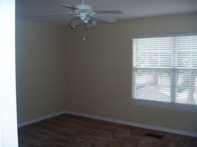 OAK PARK TOWNHOMES - Residential Lease