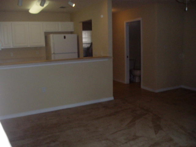 OAK PARK TOWNHOMES - Residential Lease