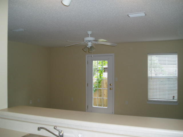 OAK PARK TOWNHOMES - Residential Lease