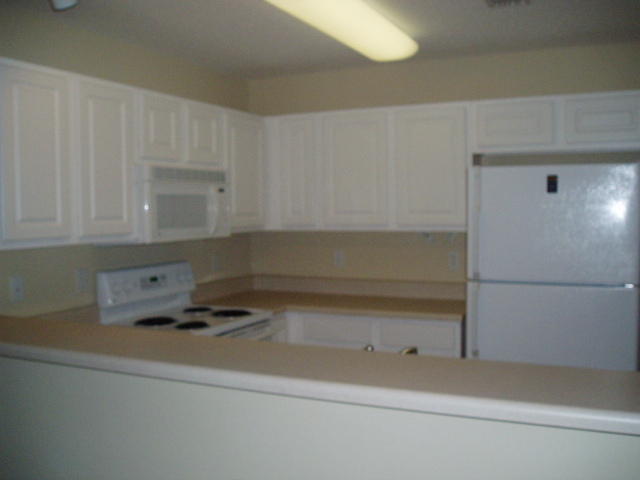 OAK PARK TOWNHOMES - Residential Lease