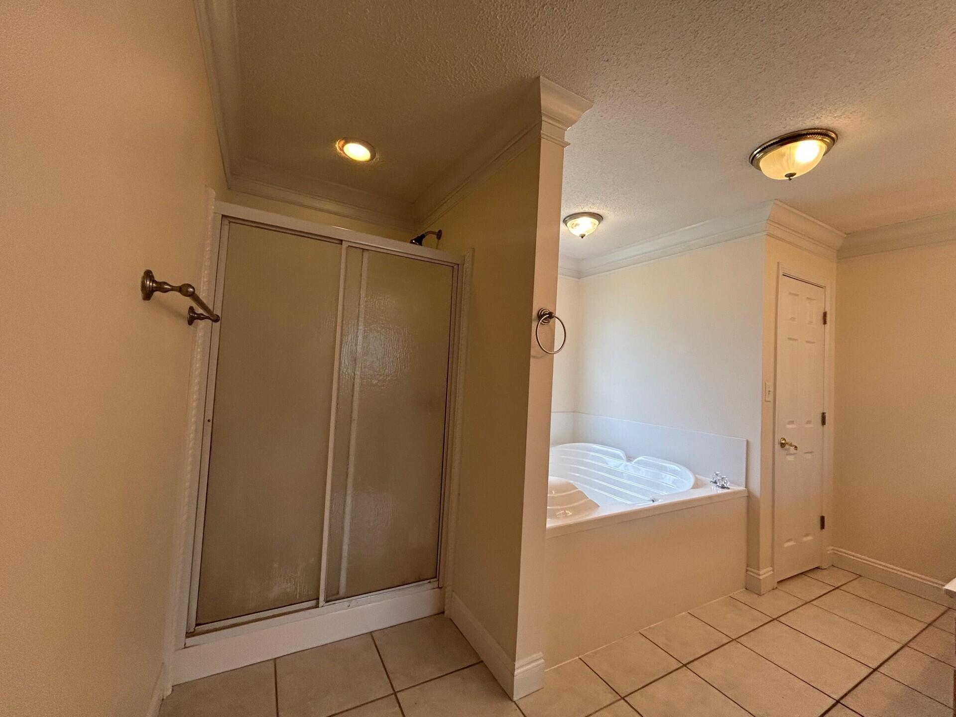 SPRING HOLLOW ESTATES - Residential Lease