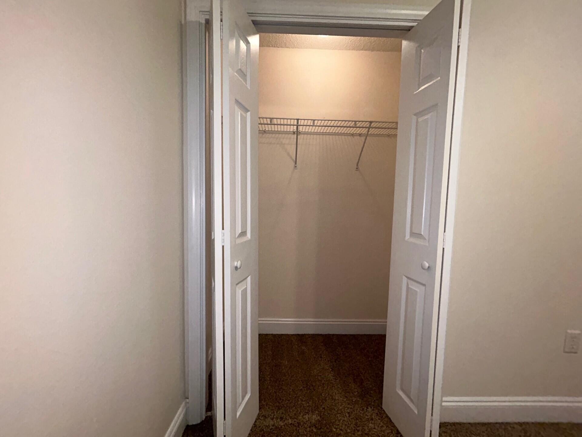 SPRING HOLLOW ESTATES - Residential Lease