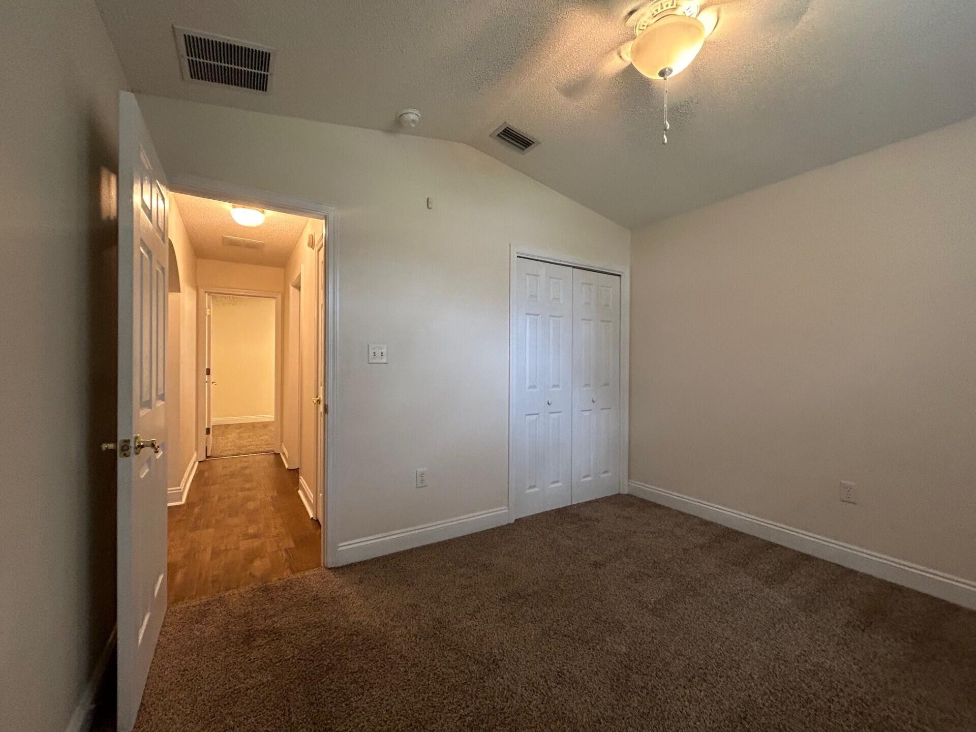 SPRING HOLLOW ESTATES - Residential Lease