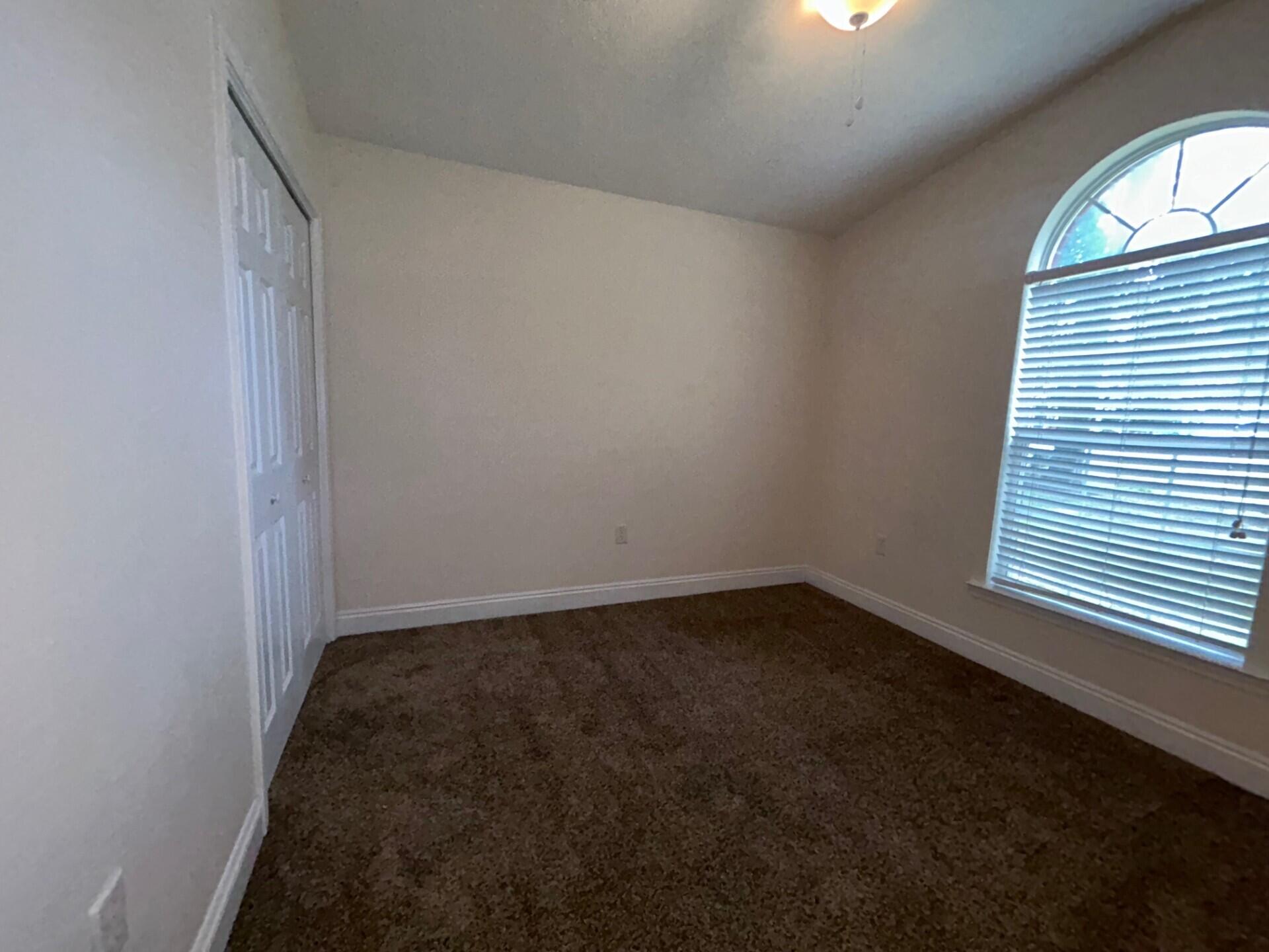 SPRING HOLLOW ESTATES - Residential Lease
