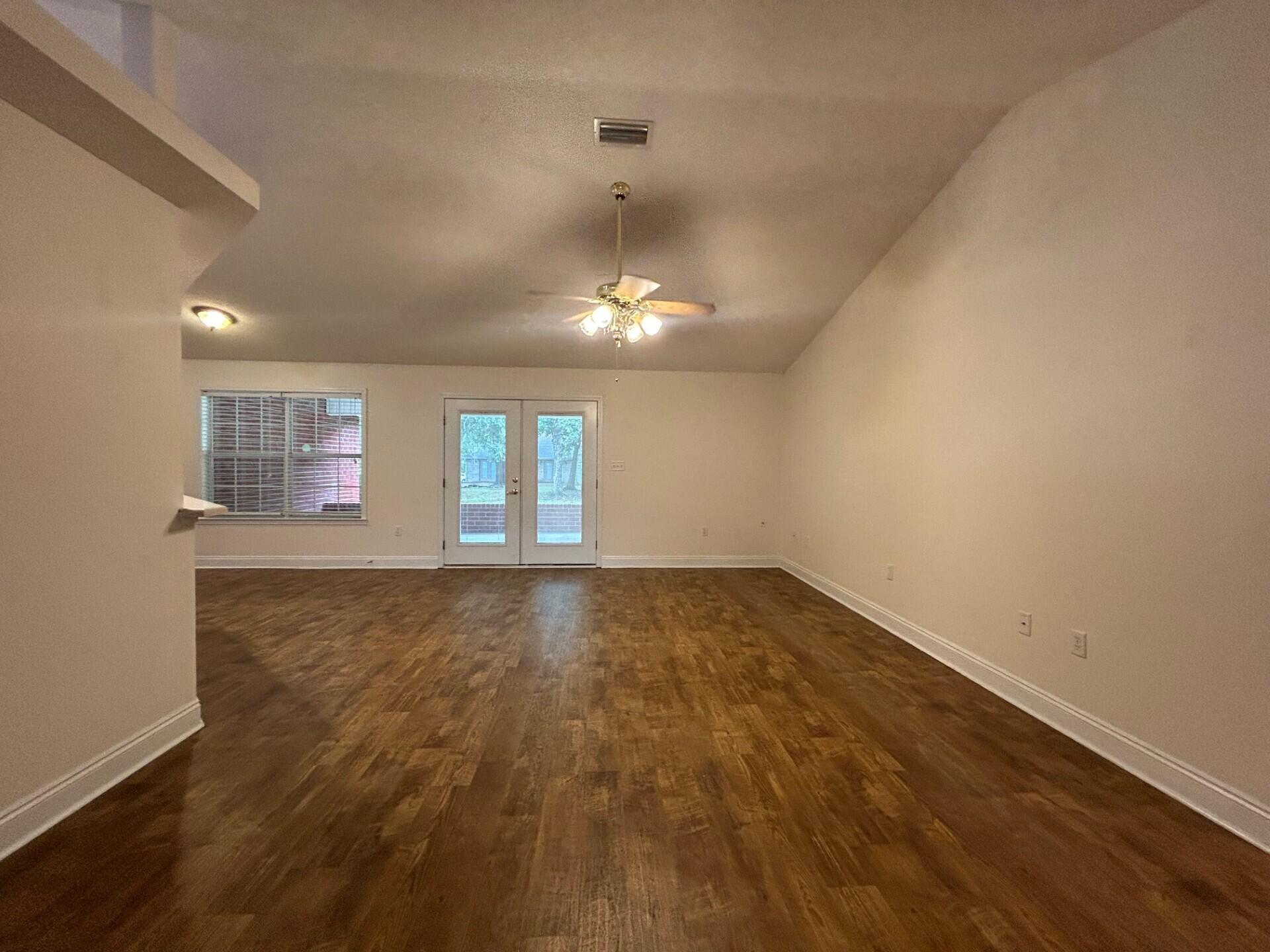 SPRING HOLLOW ESTATES - Residential Lease