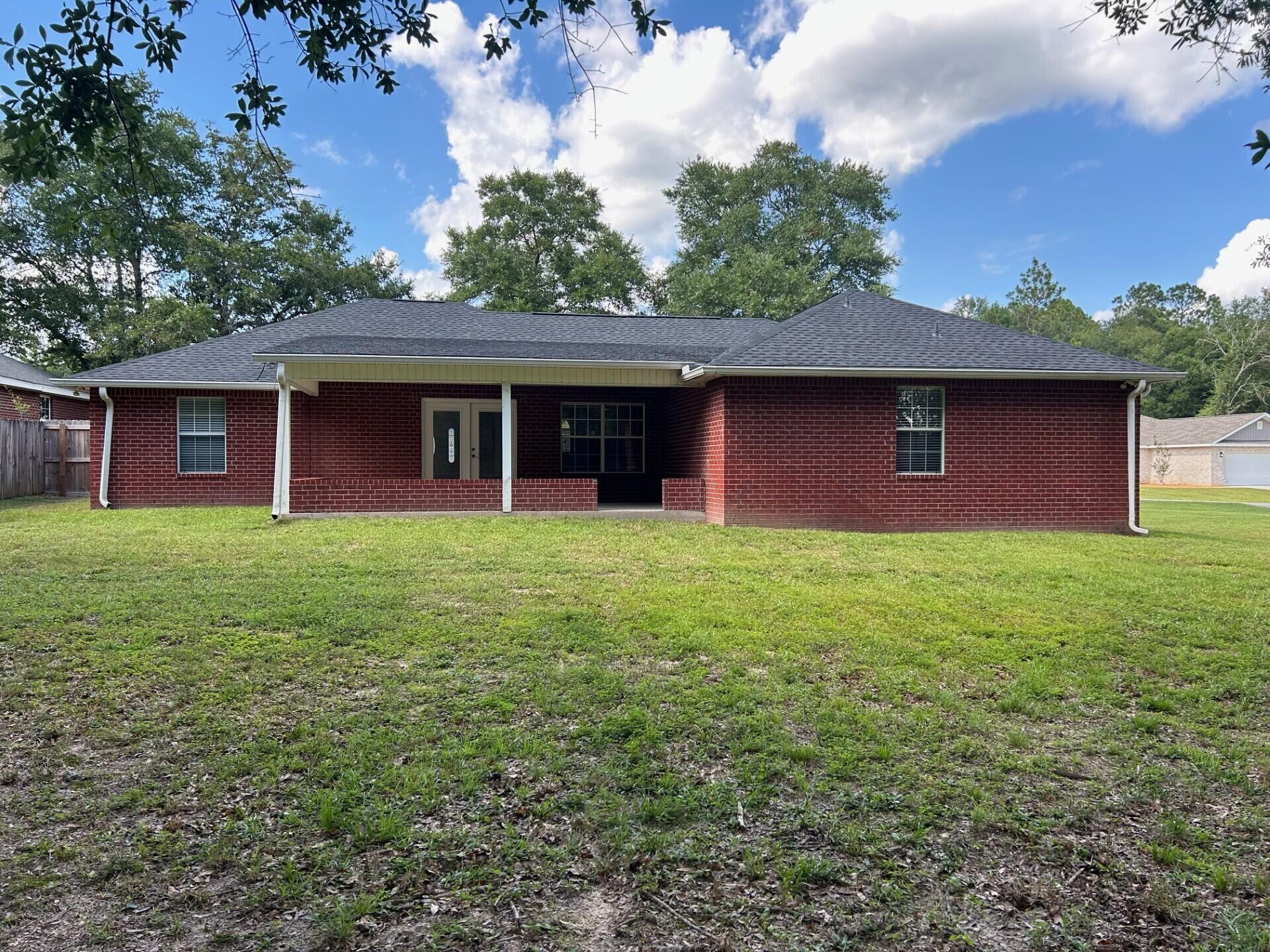 SPRING HOLLOW ESTATES - Residential Lease