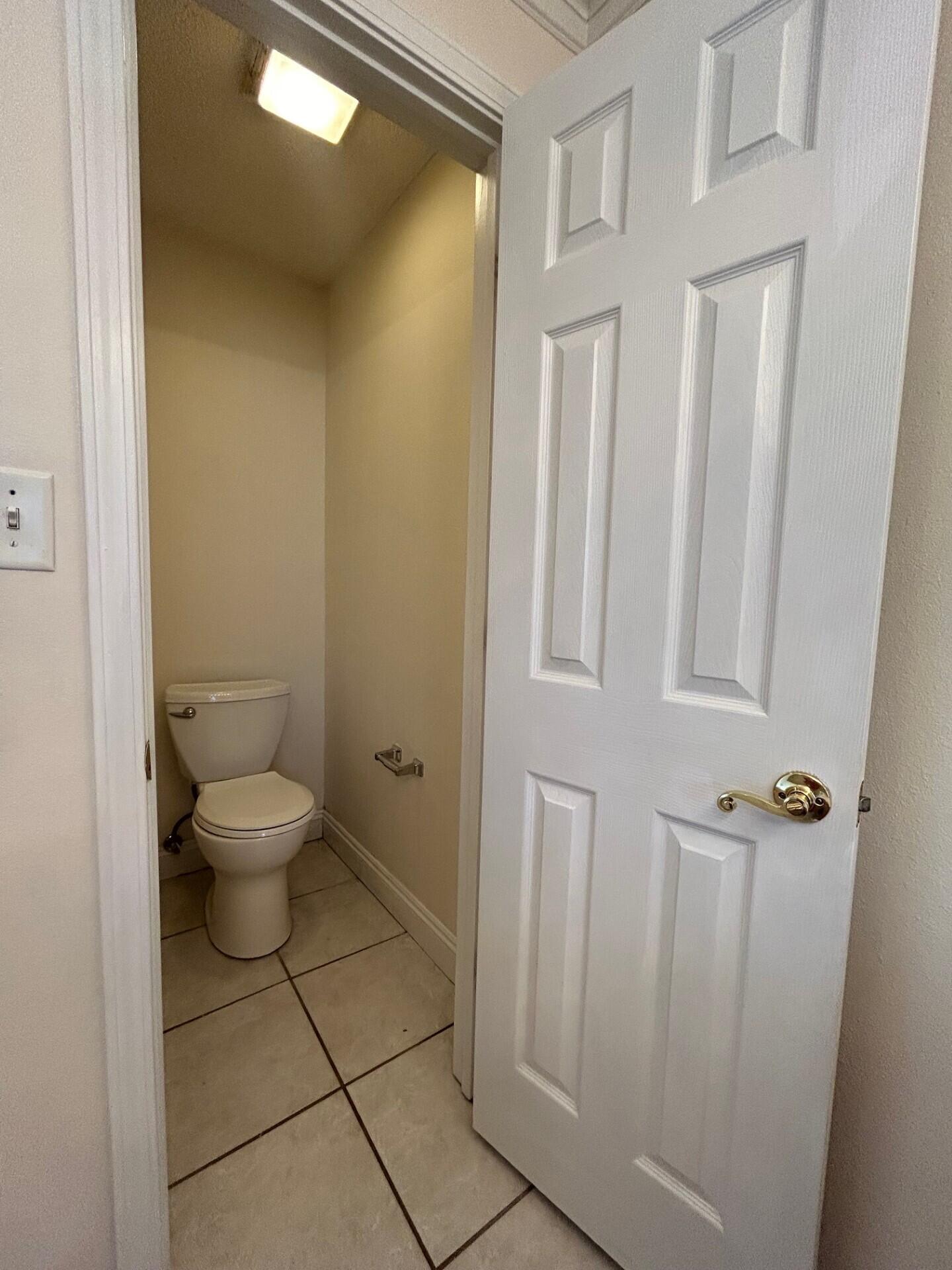 SPRING HOLLOW ESTATES - Residential Lease
