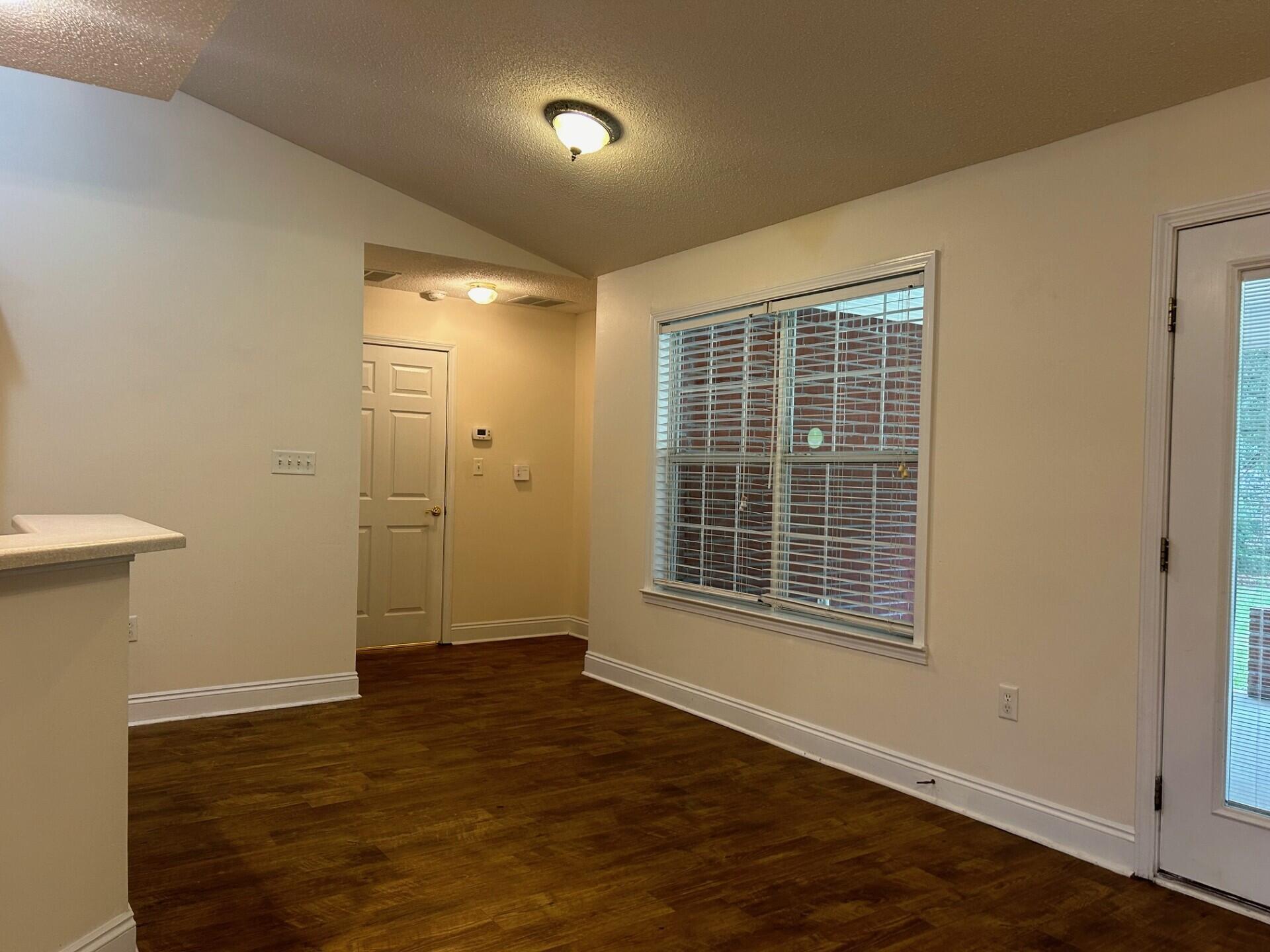 SPRING HOLLOW ESTATES - Residential Lease