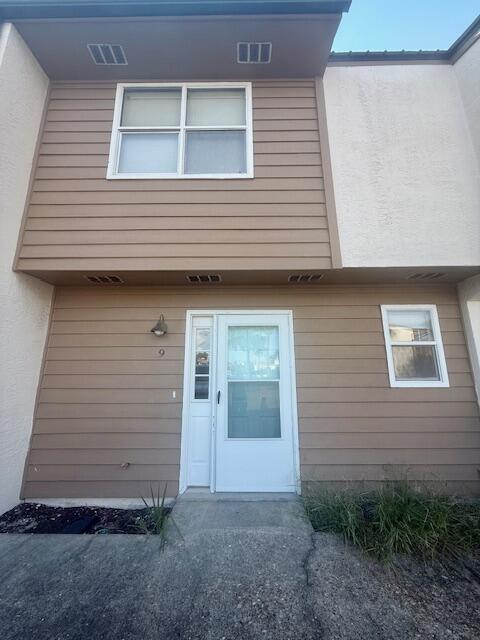 MANOR SHORES VILLAS - Residential Lease