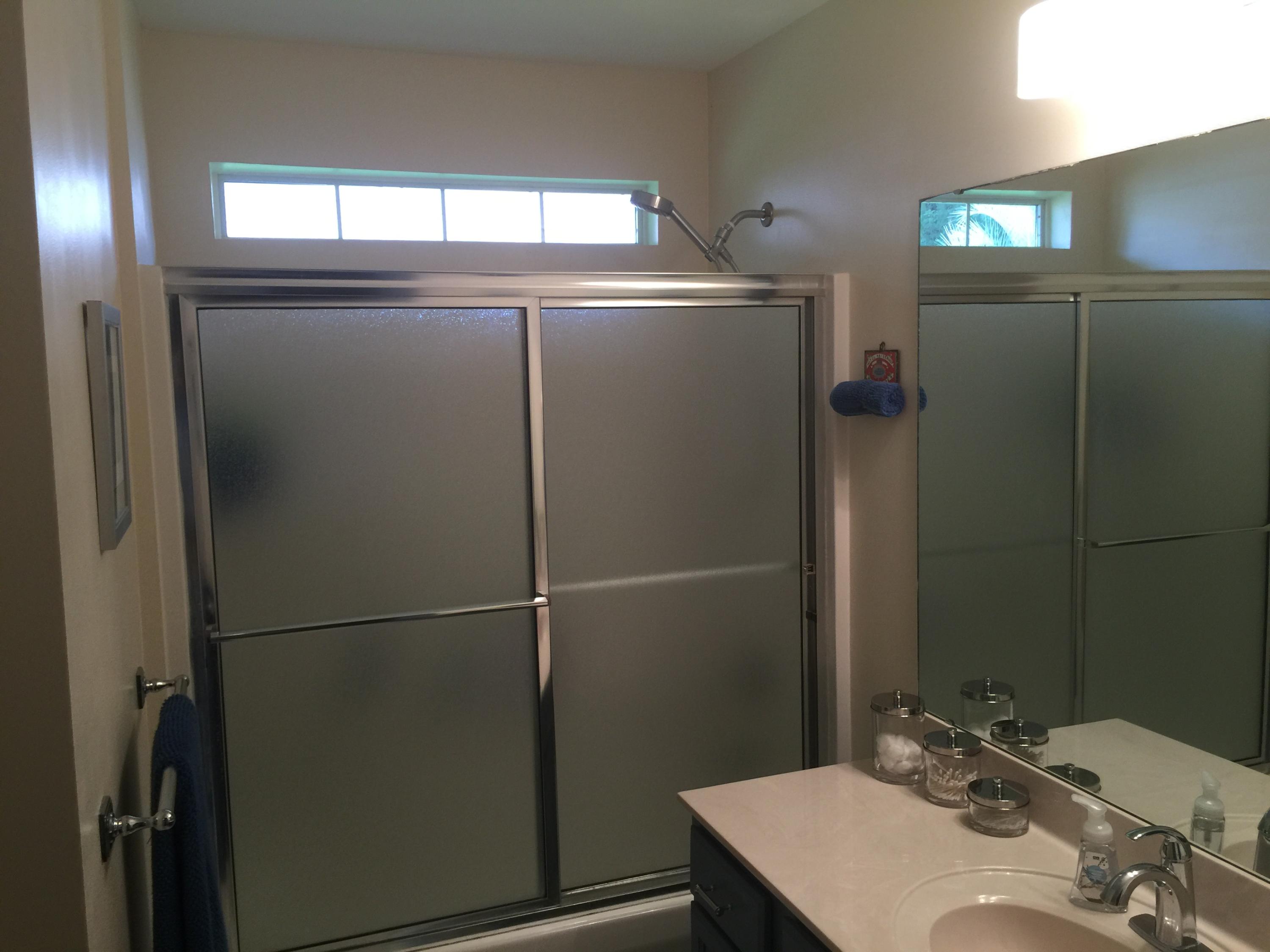 NORTHRIDGE - Residential Lease