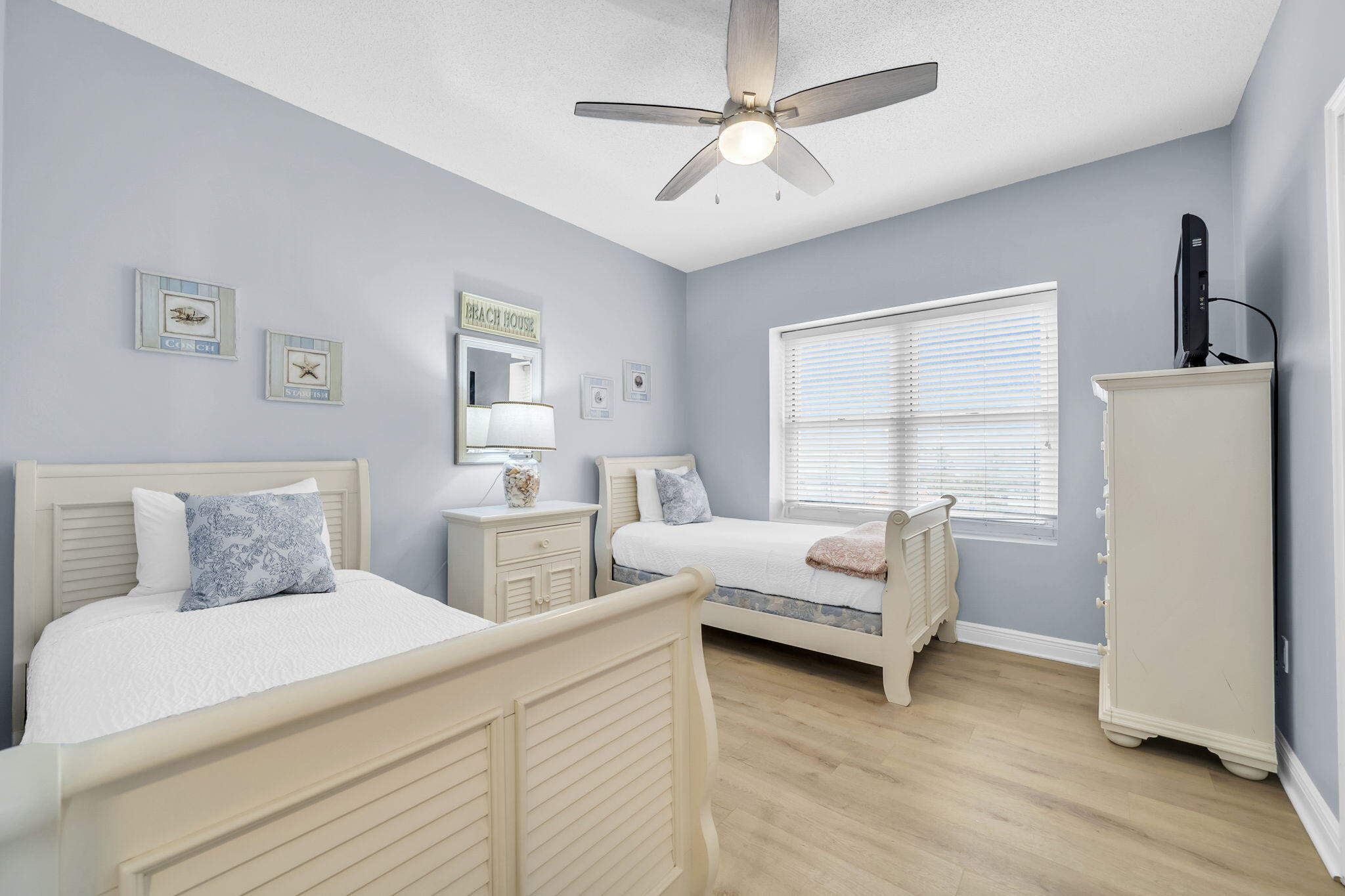 WATERS EDGE - Residential