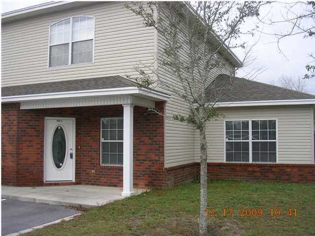 FAIRVIEW DRIVE T/H - Residential Lease