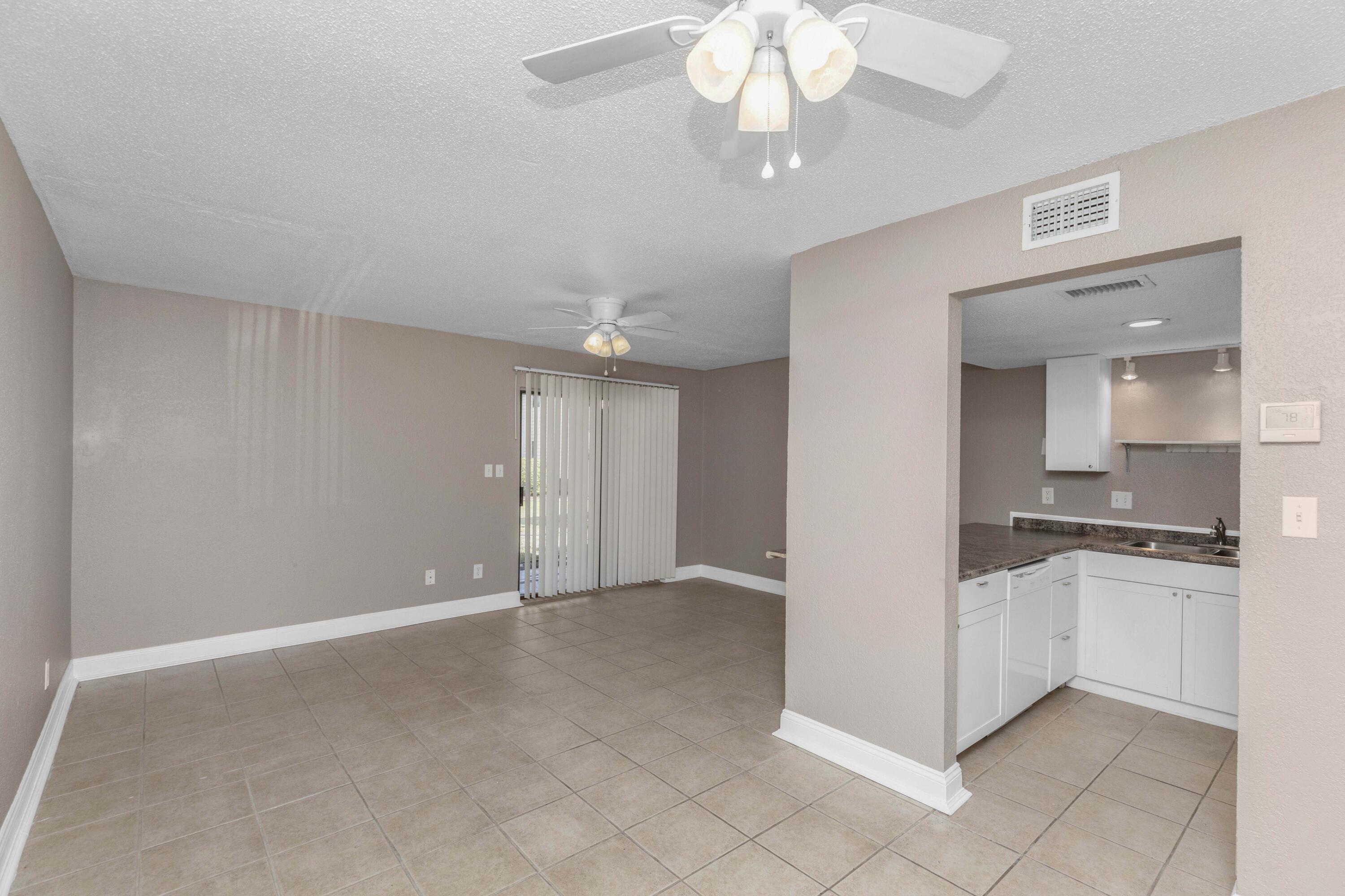 FOUNTAINHEAD COND - Residential Lease
