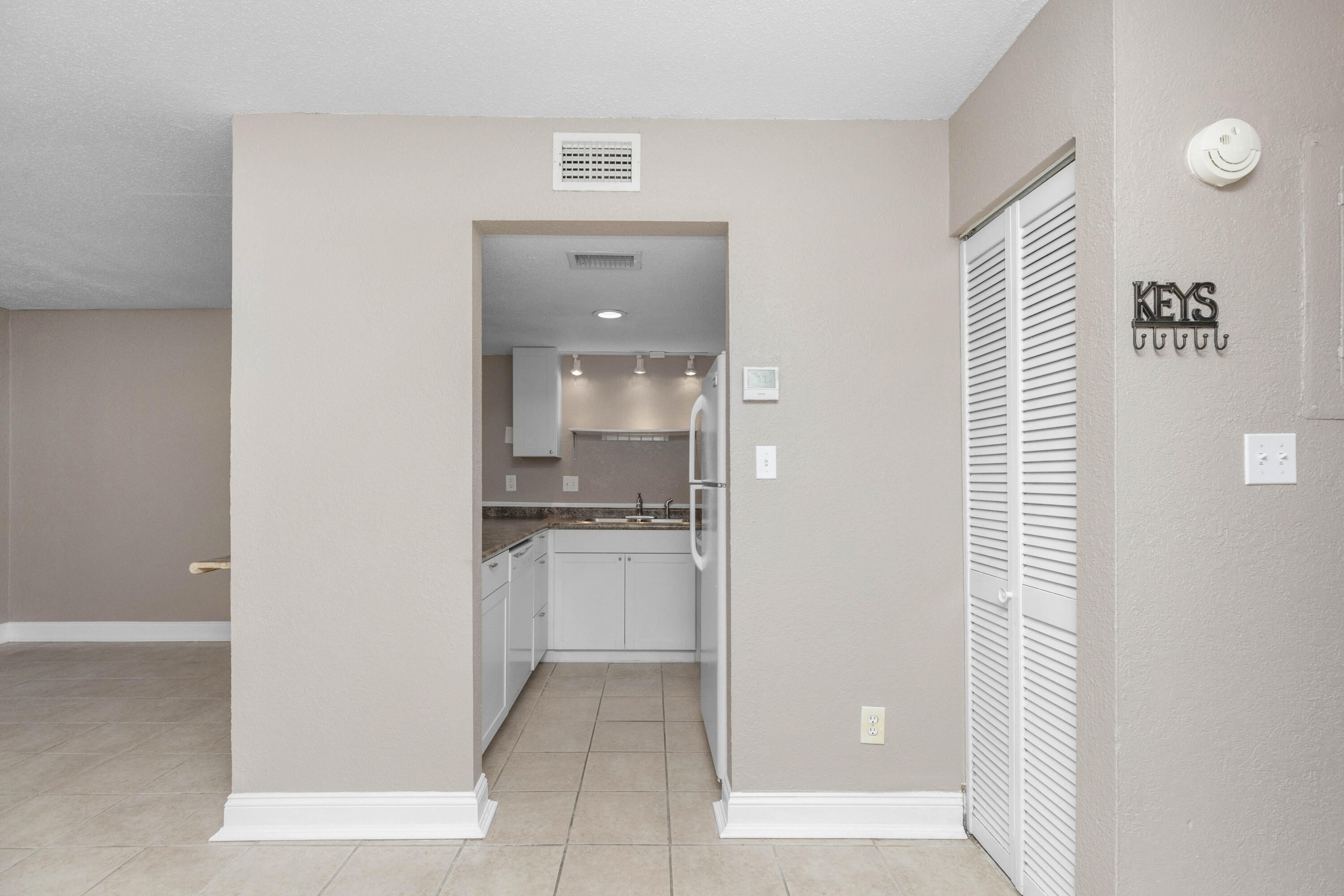 FOUNTAINHEAD COND - Residential Lease