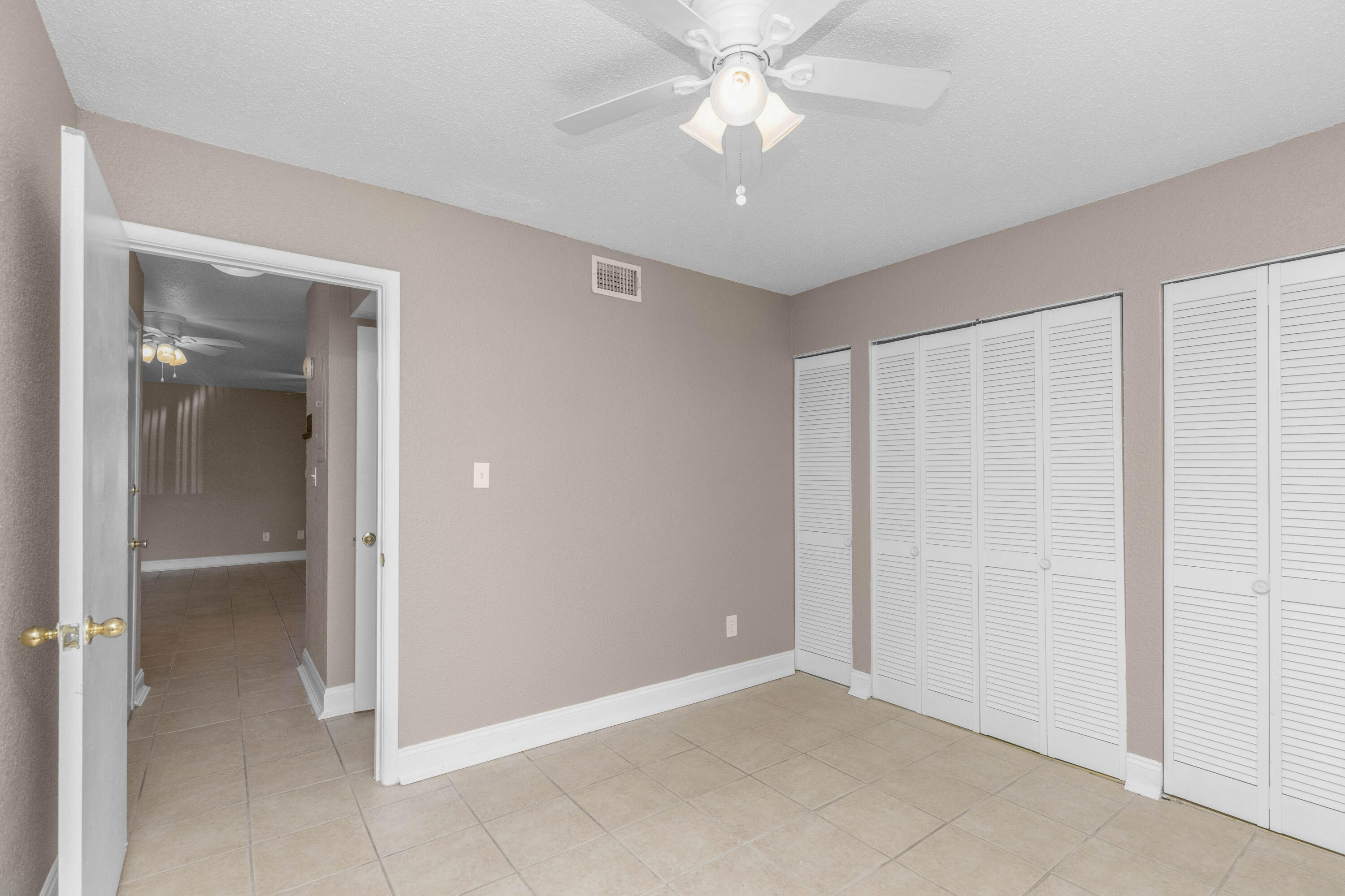 FOUNTAINHEAD COND - Residential Lease